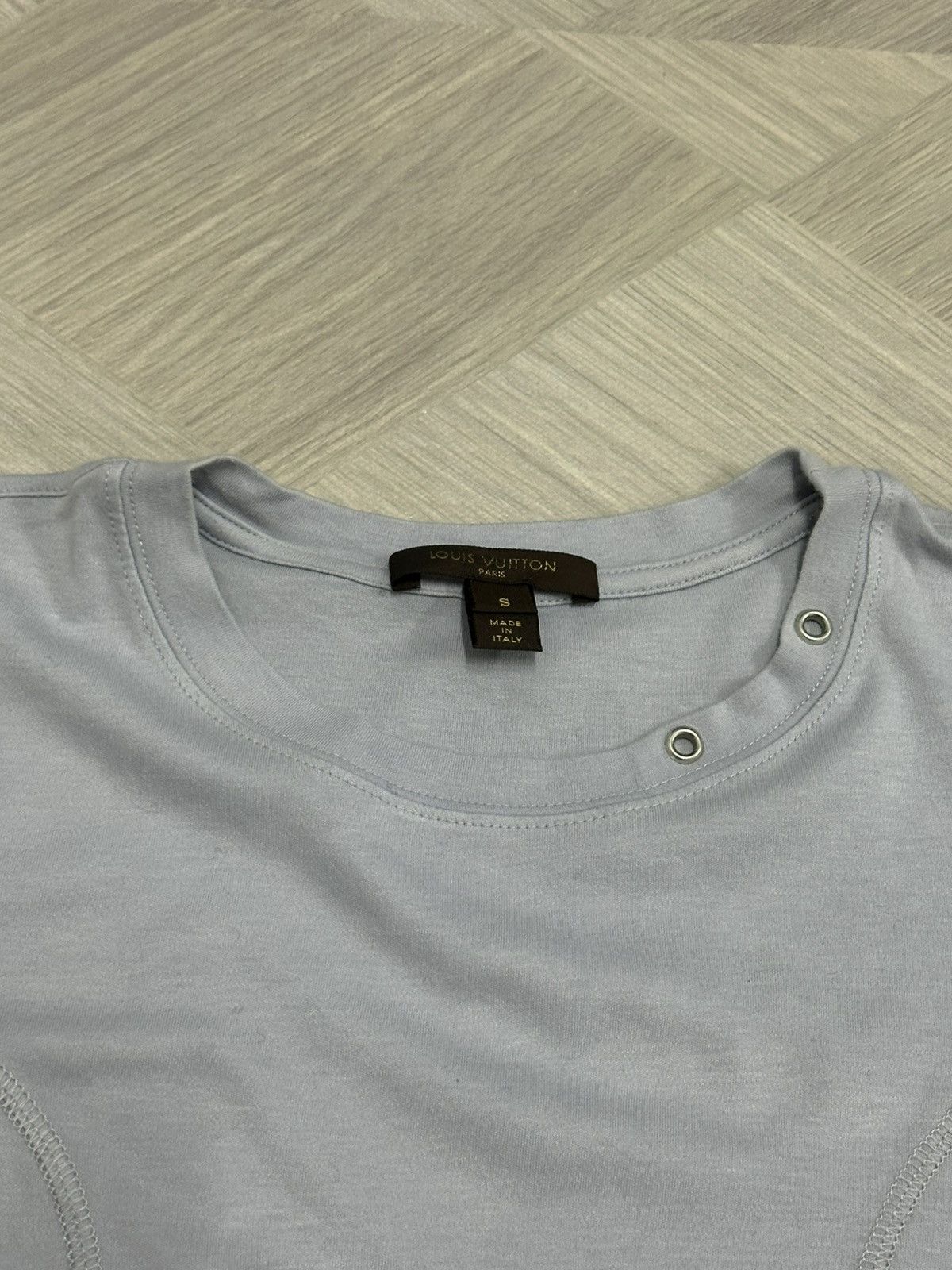 Louis Vuitton Louis Vuitton Cut & Sewn Collar Eyelet Tee (Light Blue) Size S / US 4 / IT 40 - 4 Thumbnail