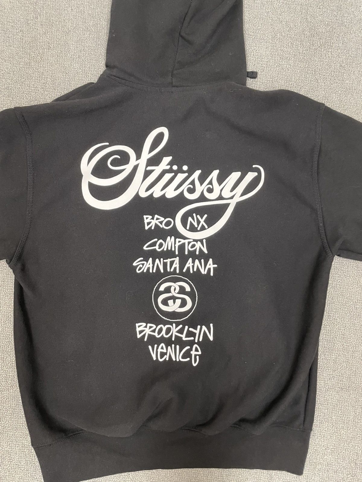 Stussy World Tour Zip Hoodie ブラック （S） Stüssy - Black World Tour Zip Hoodie | HBX