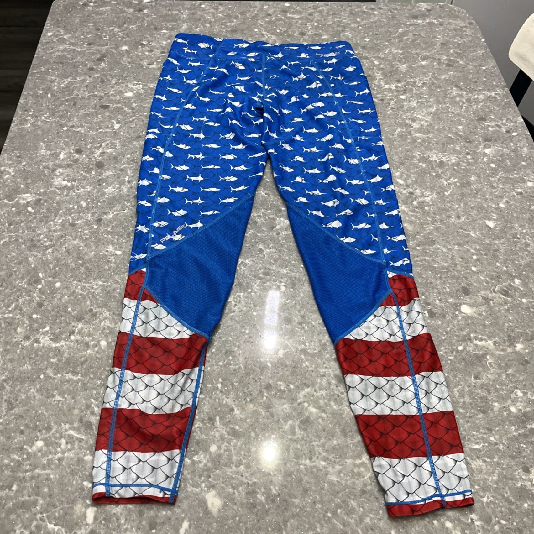 Vintage PELAGIC Leggings Women L Blue Fiji Americano Patriotic Fish UV Compression Activewear Pattern Oceanflex Pants Size 36" / US 14 / IT 50 - 6 Thumbnail