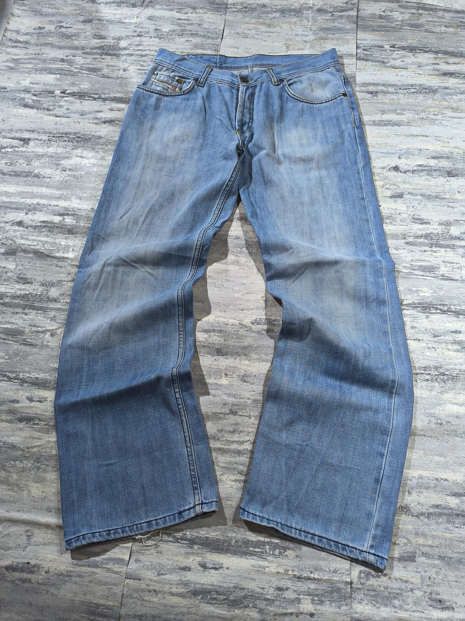 Diesel vtg diesel Italy 90s loose straight light blue faded jeans Size US 33 - 1 Thumbnail
