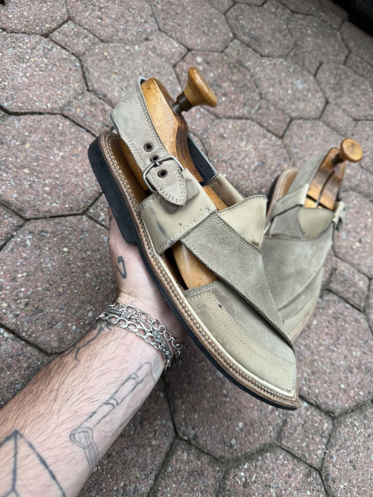 Vintage Sandals Men Peshawari Chappal Handmade Grey 1980s Size US 10 / EU 43 - 2 Thumbnail