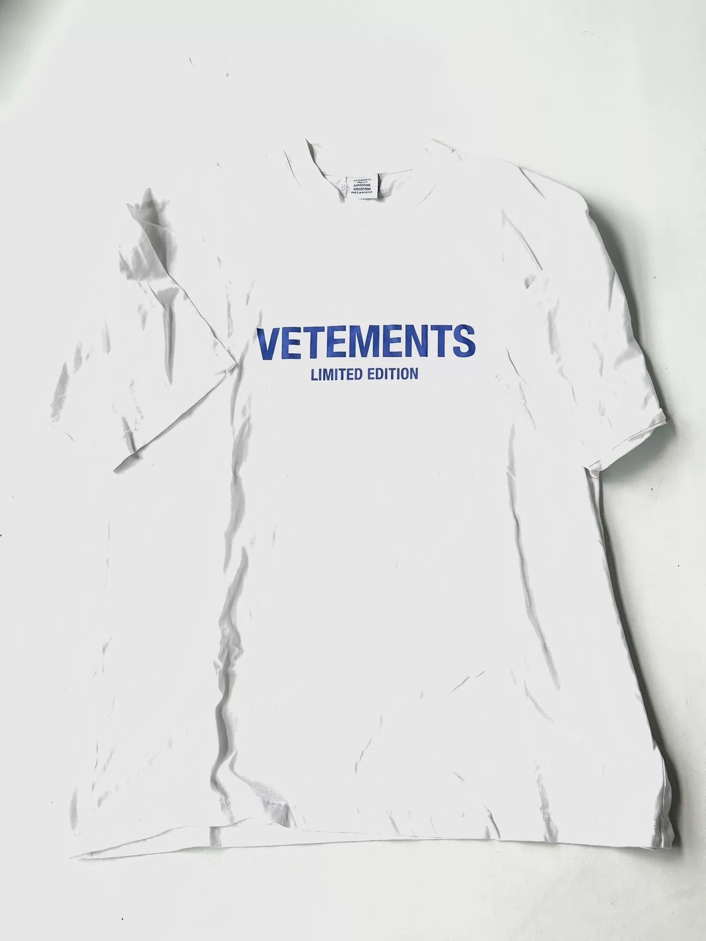 Vetements Vetements Logo Short Sleeve T-Shirt Size US S / EU 44-46 / 1 - 1 Thumbnail