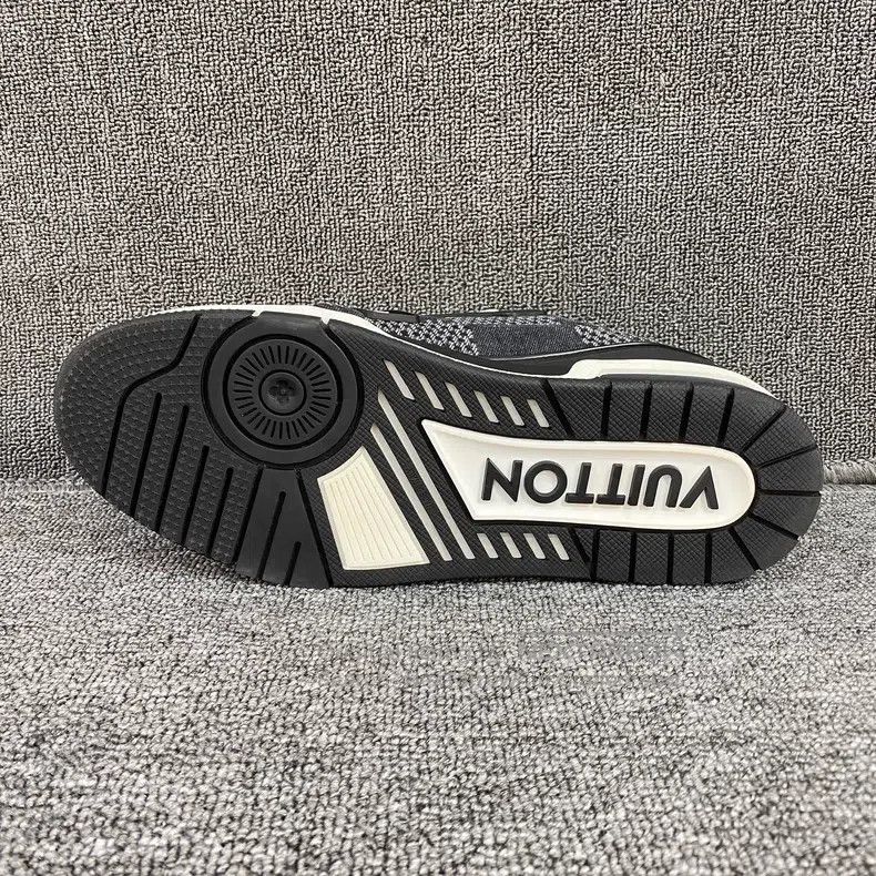 Louis Vuitton Louis Vuitton Black tannin checkerboard trainer shoes Size US 7 / EU 40 - 3 Thumbnail