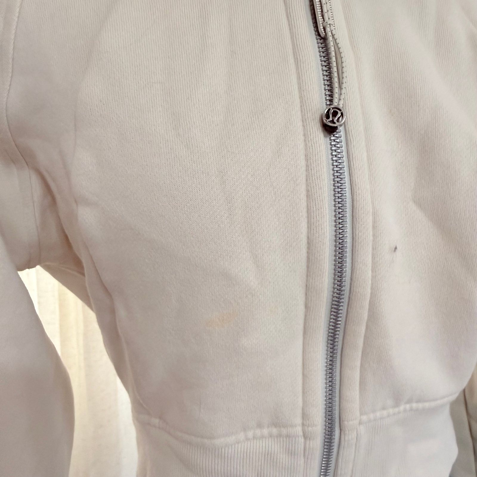 Lululemon Lululemon Bone Scuba Cropped Hoodie | Sz 6 Size M / US 6-8 / IT 42-44 - 3 Thumbnail