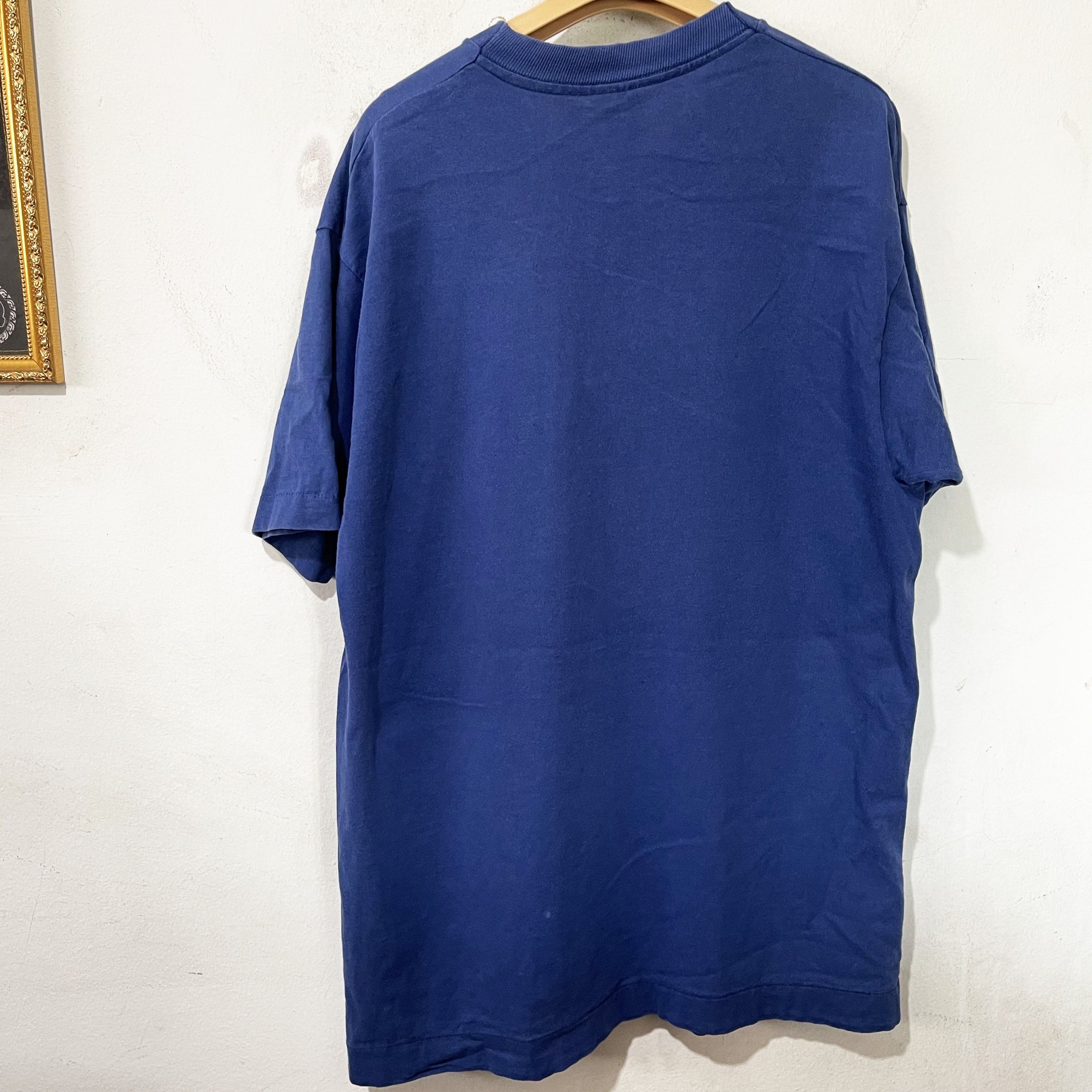 Louis Vuitton Vintage 90s Grey Wolf T-Shirt Size US L / EU 52-54 / 3 - 3 Thumbnail