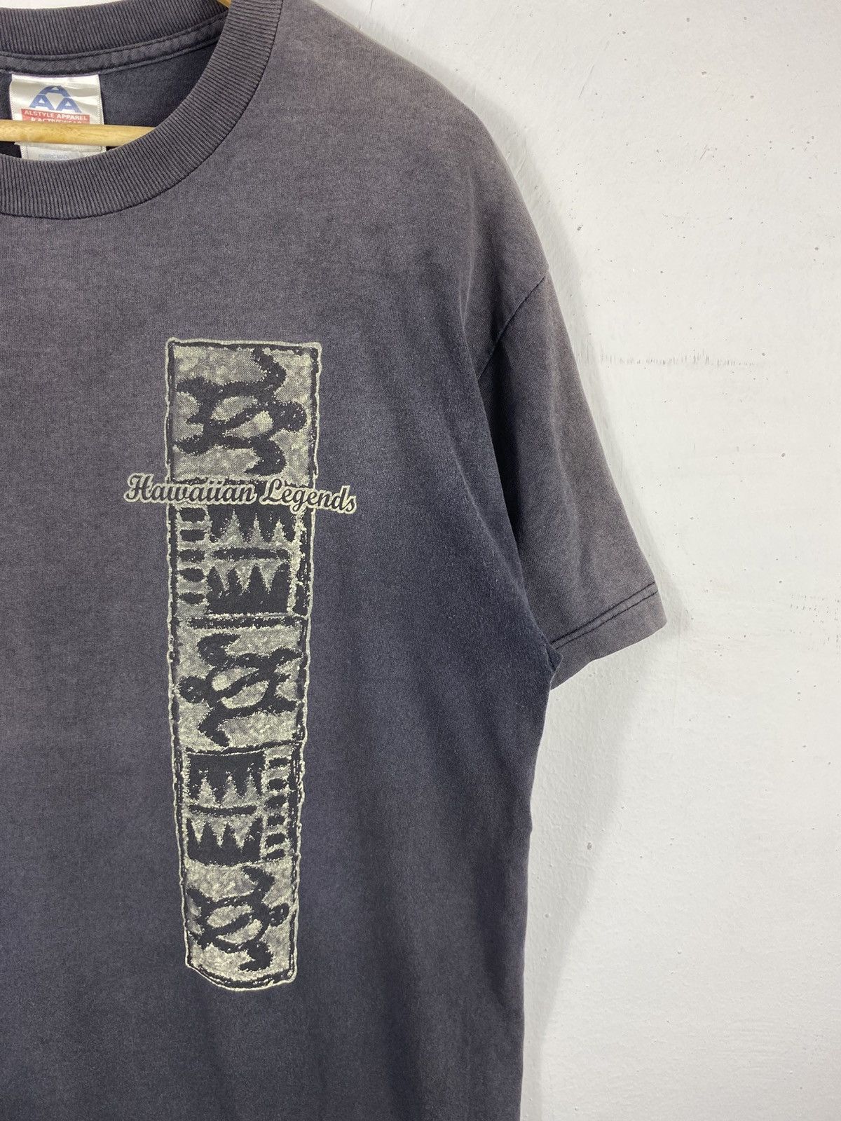 Vintage Vintage 90s Hawaiian Legends Distressed Faded T-Shirt Size US L / EU 52-54 / 3 - 2 Thumbnail