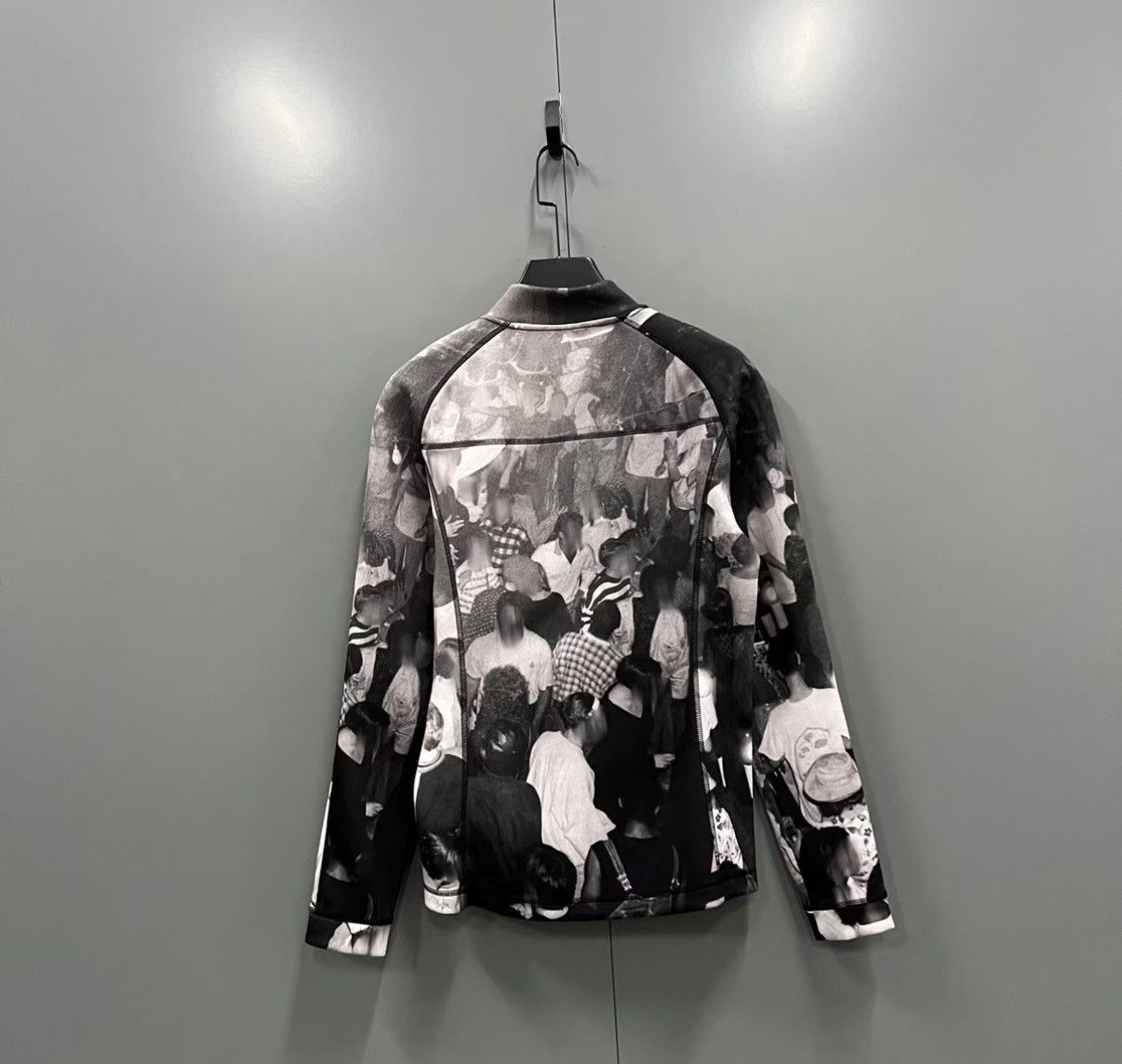 Burberry Burberry All-over Figure Print Half-Zip Sweatshirt J41 Size S / US 4 / IT 40 - 2 Thumbnail