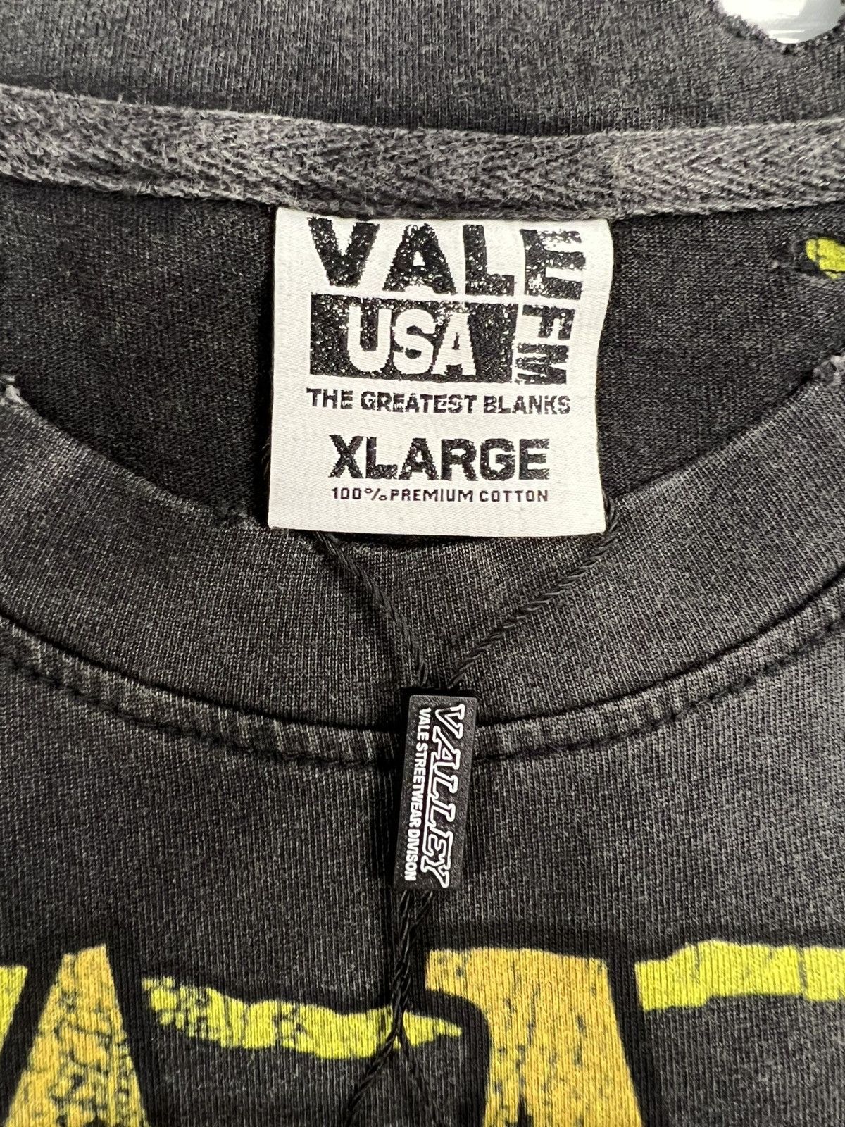 Vale Dreams vs World Tee Size US XL / EU 56 / 4 - 2 Thumbnail