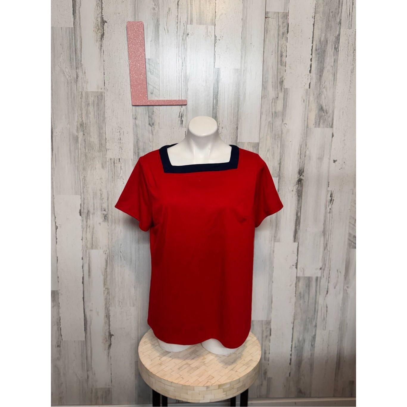 LIZ LISA Liz Claiborne Red Top with Navy Trim – Size L Size L / US 10 / IT 46 - 7 Thumbnail