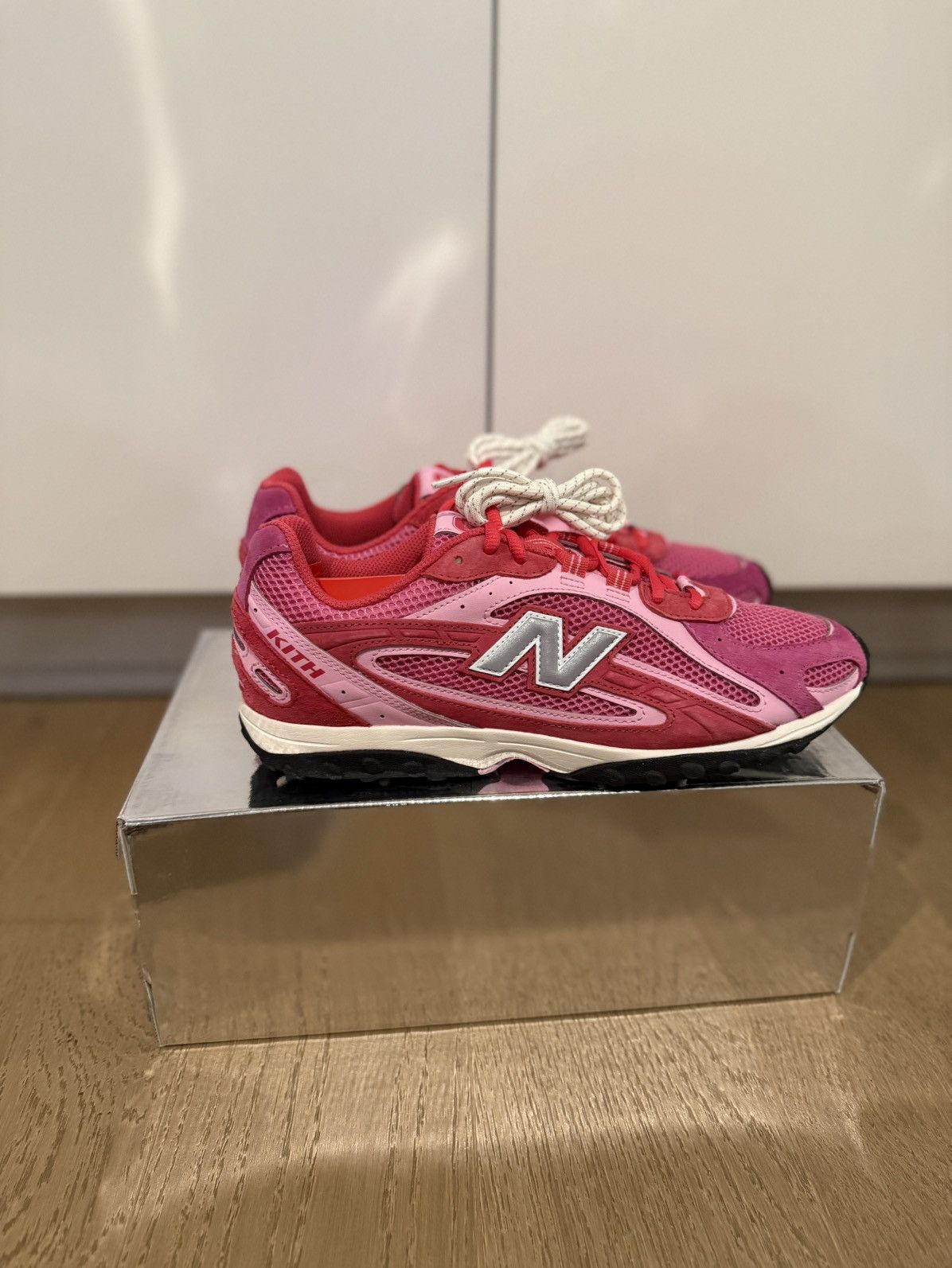 Kith × New Balance New Balance x Kith 204L Pink Silver U204LKTH 8.5 Men’s Size US 8.5 / EU 41-42 - 5 Thumbnail