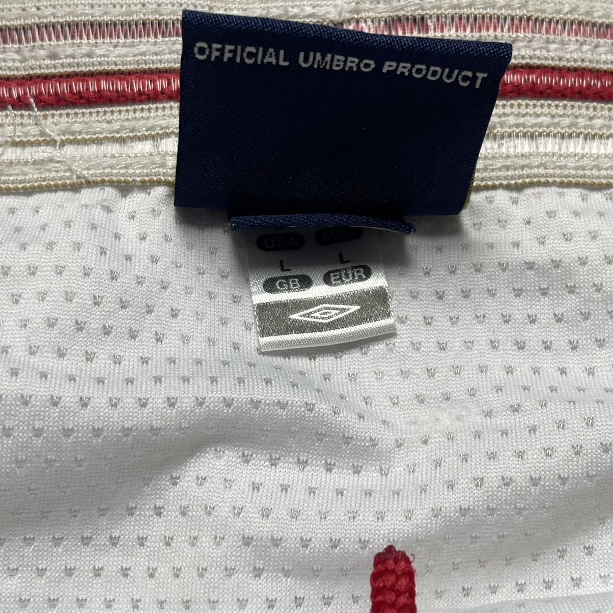 Umbro ENGLAND UMBRO 2006 WORLD CUP FOOTBALL AWAY SHORTS #8 LAMPARD Size US 34 / EU 50 - 6 Thumbnail