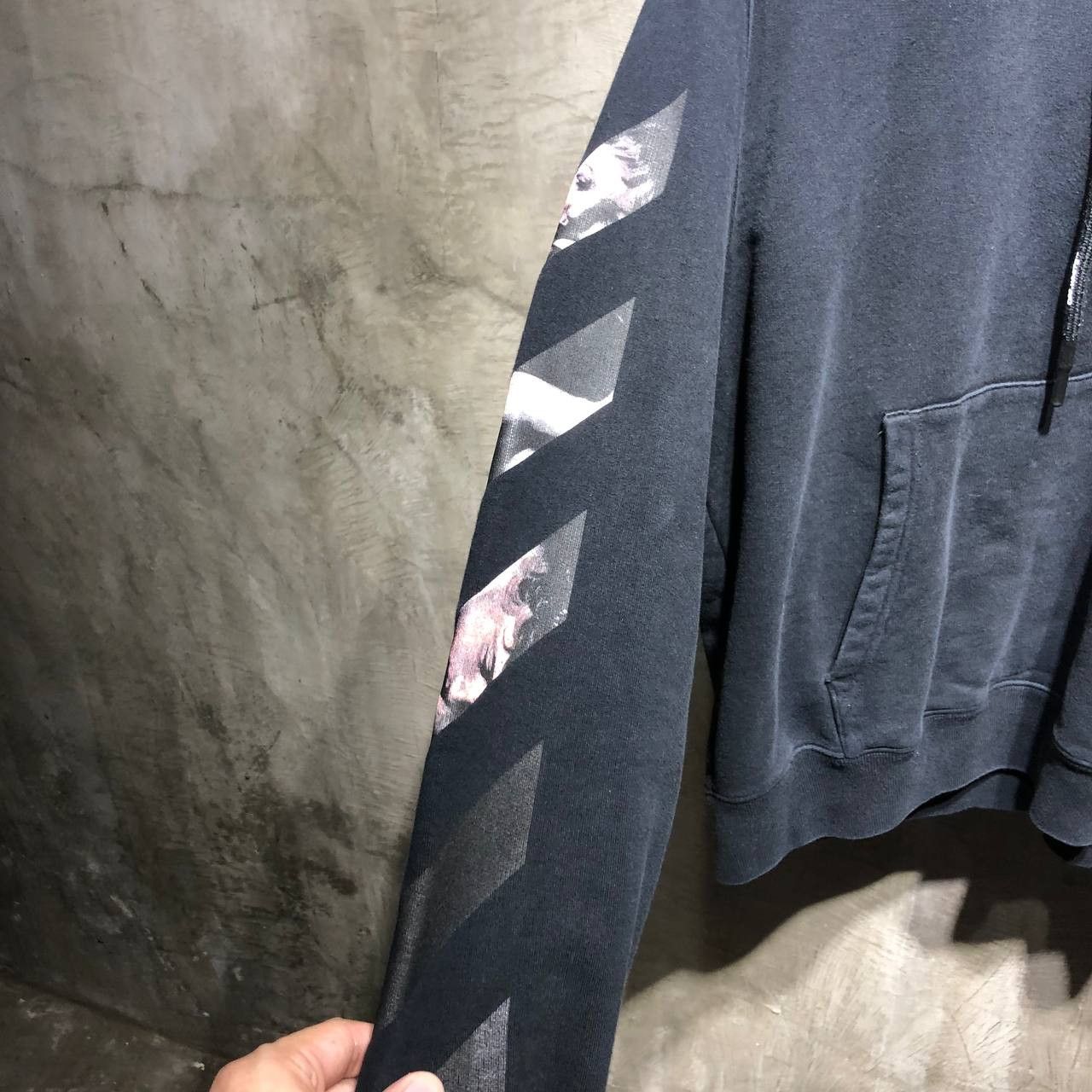 Off-White Off-White SS20 Caravaggio Arrows hoodie Size US L / EU 52-54 / 3 - 8 Thumbnail