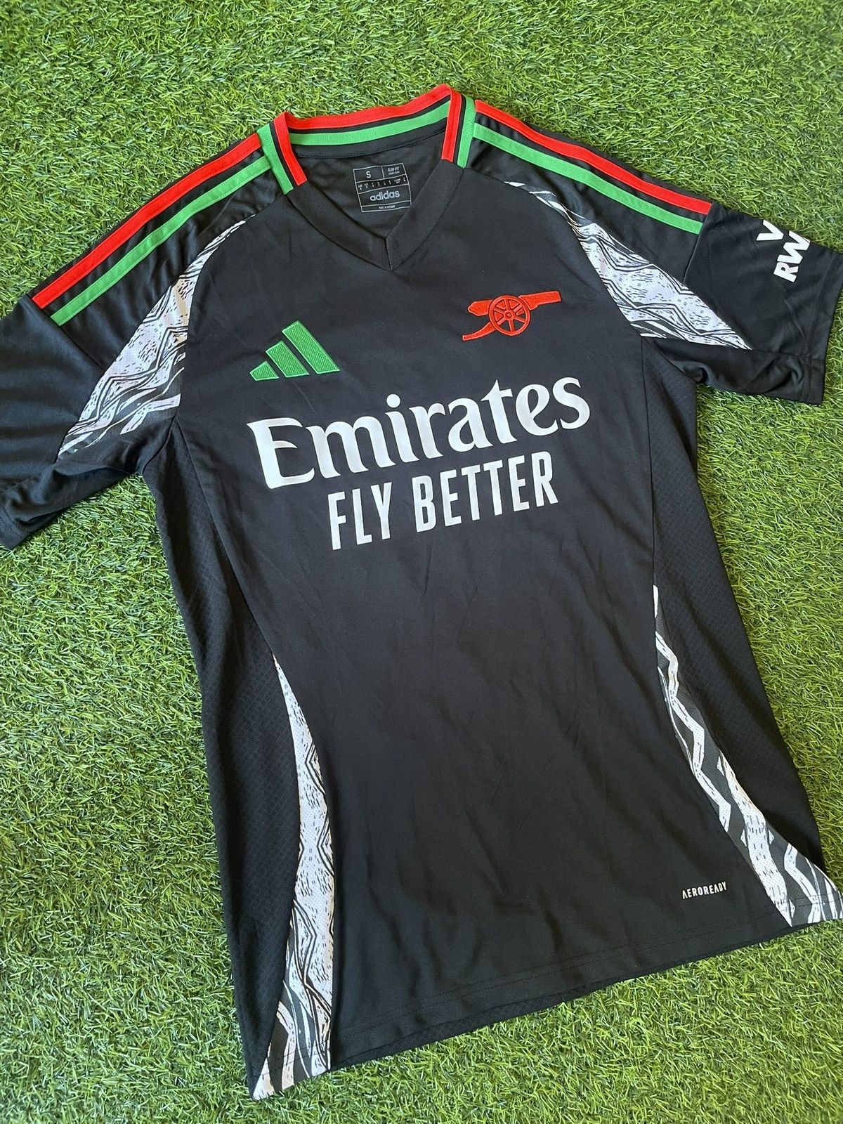 Adidas CRAZY COLORWAY ARSENAL ADIDAS 24/25 JERSEY Size US S / EU 44-46 / 1 - 2 Thumbnail