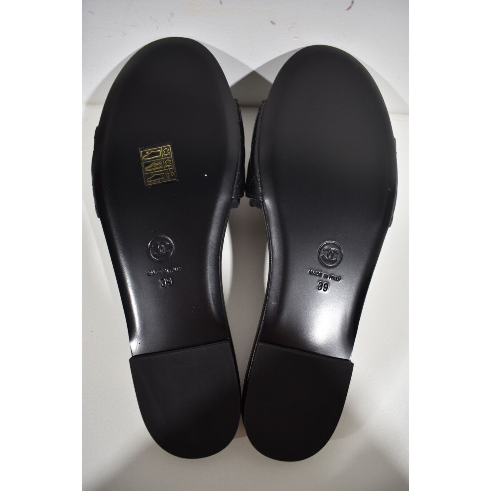 Chanel Chanel 23P Black Chain Gold CC Logo Quilted Mules Slide Size US 9 / IT 39 - 12 Thumbnail