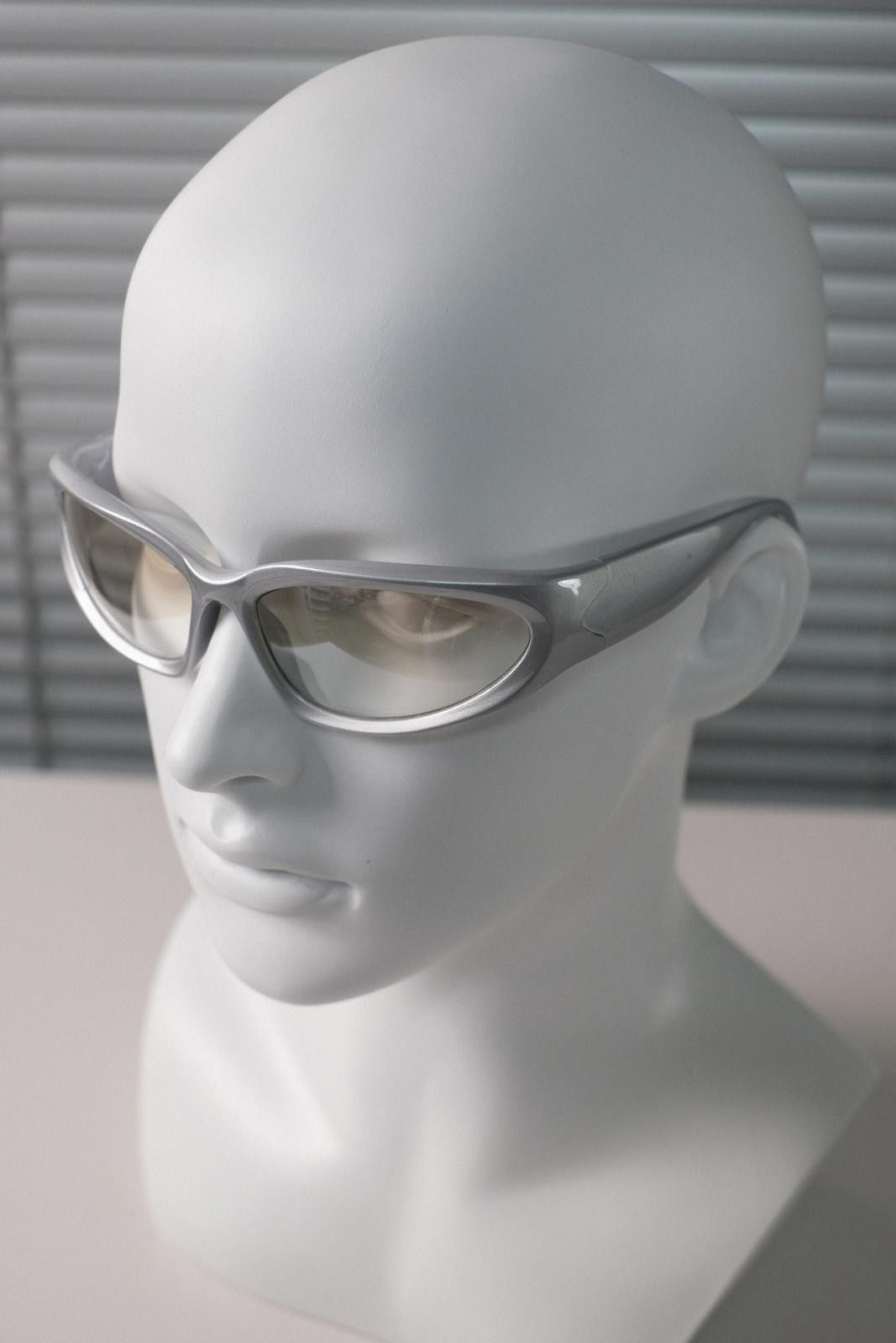 Japanese Brand Vtg Vintage Y2k Futuristic Sliver Sunglasses Unisex OS Size ONE SIZE - 4 Thumbnail
