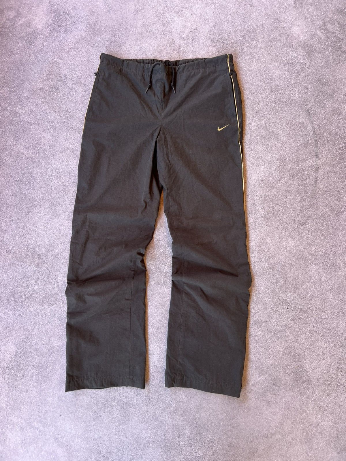 Nike 🔥 Vintage Y2K Grey Nylon Drill Swag Pants – Women’s Size 28" / US 6 / IT 42 - 2 Thumbnail