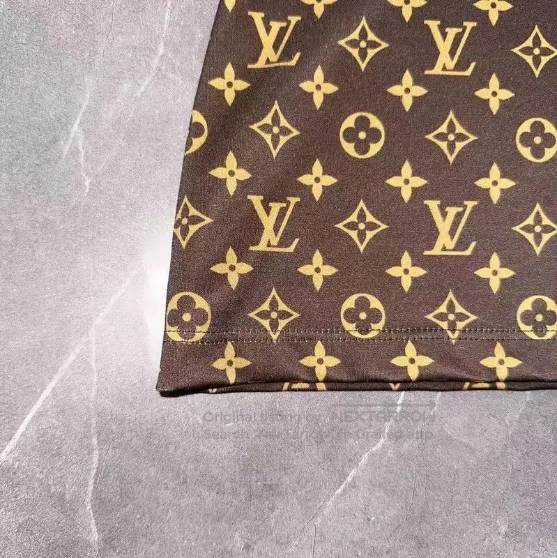 Louis Vuitton Louis Vuitton Summer Khaki Short Sleeve T. Size M / US 6-8 / IT 42-44 - 7 Thumbnail