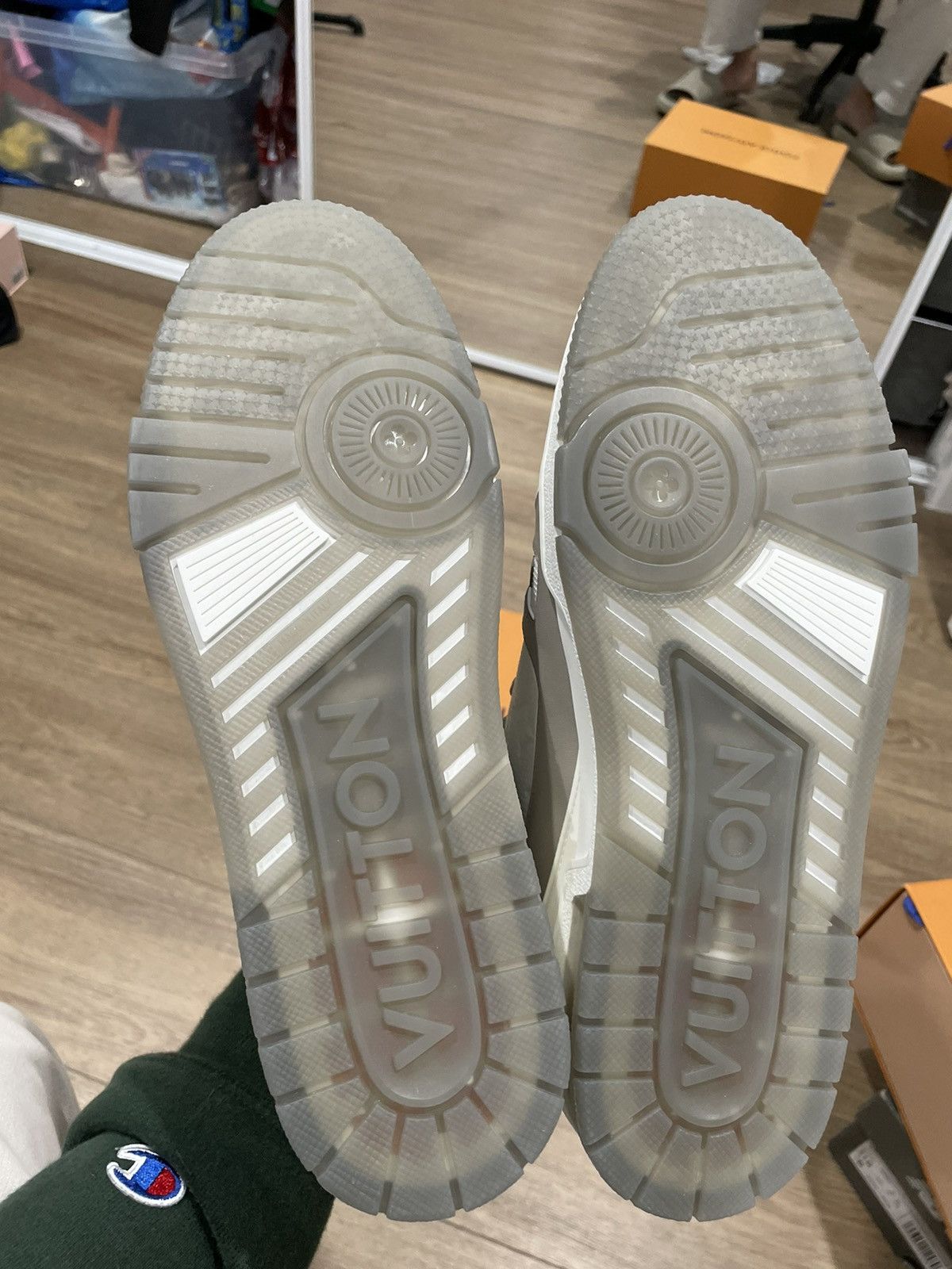 Louis Vuitton × Off-White × Virgil Abloh Louis Vuitton Grey Monogram Sneaker sz 8.5 Size US 8.5 / EU 41-42 - 7 Thumbnail