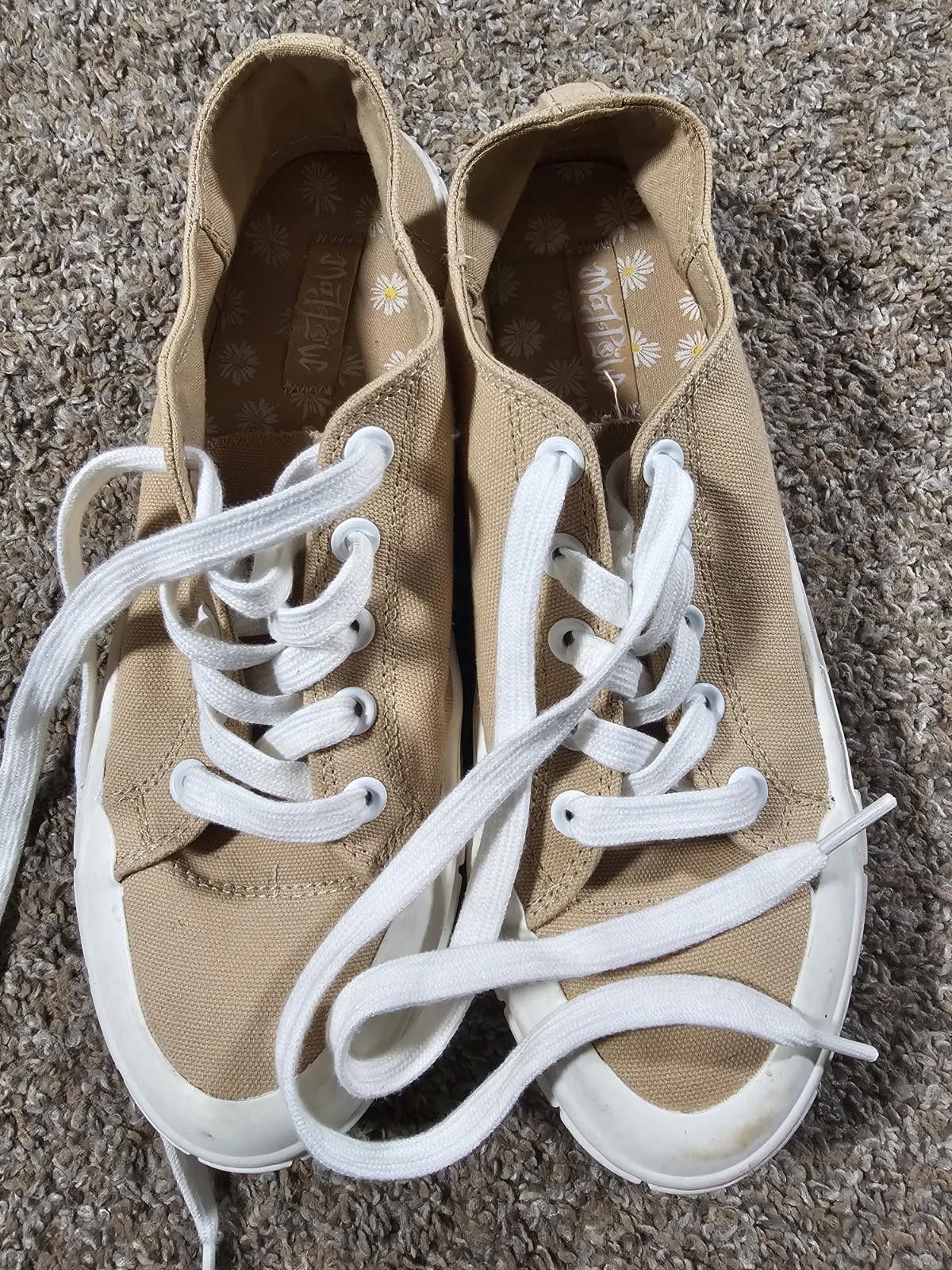 Designer Mod Love Love Shoes Sneakers Flat Women 9 Beige Lace Up Y2K Size US 9 / IT 39 - 1 Thumbnail