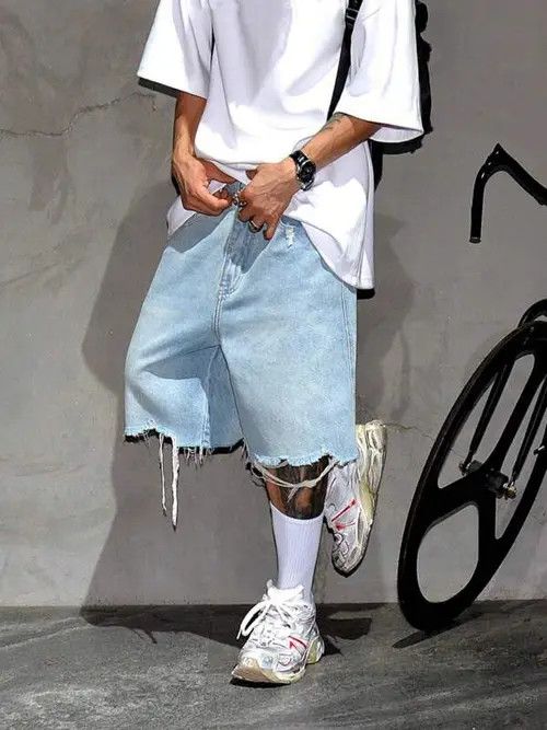 VIBE Korean style ripped light jeans shorts jorts Size US 30 / EU 46 - 7 Thumbnail