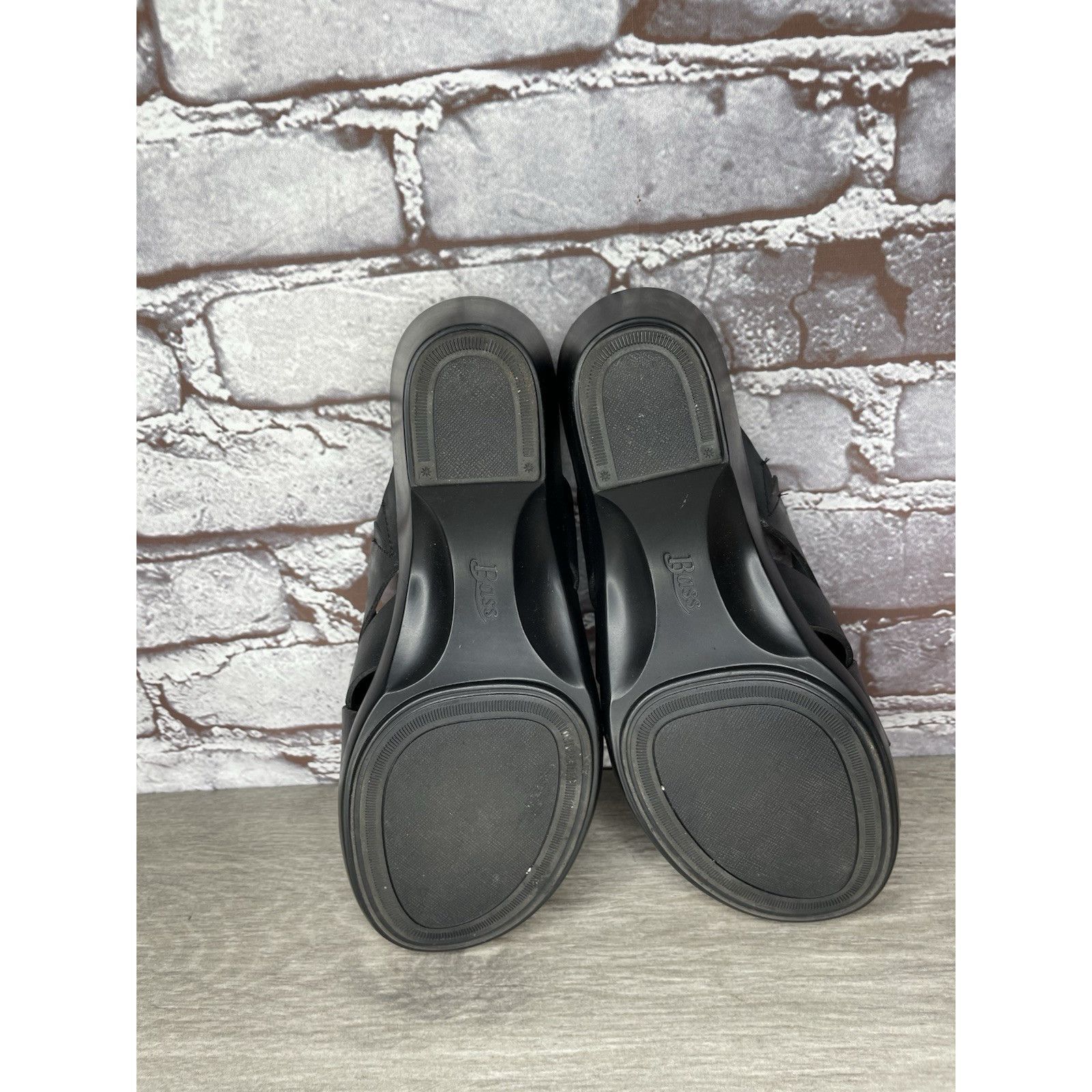 Bass G.H. Bass & Co. MaryAnn Black Leather Wedge Slip On Sandals Size US 8 / IT 38 - 8 Thumbnail