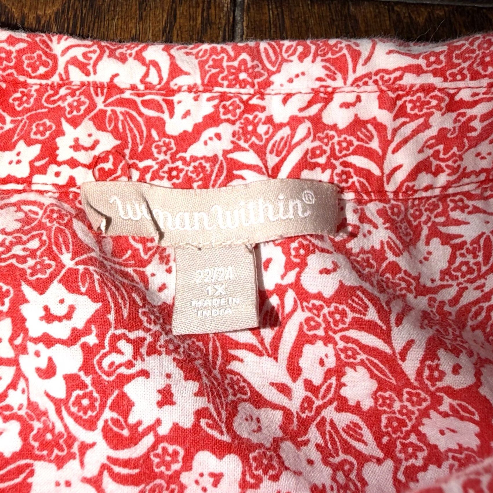 Vintage Woman Within Red Floral Short Sleeve Button Down Shirt 1X 22/24 Womens Blouse Casual Spring Summer Floral Pattern Pockets Button-Front Size XL / US 12-14 / IT 48-50 - 2 Thumbnail