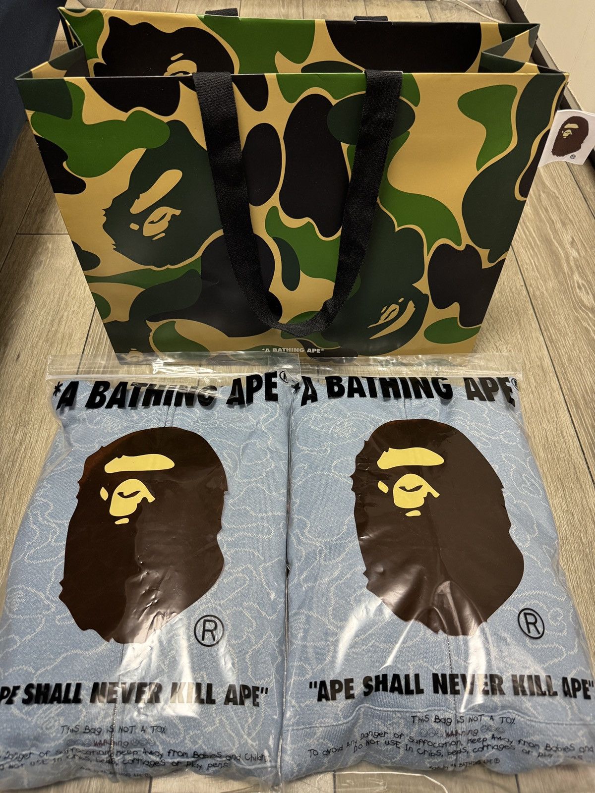 Bape × October's Very Own BAPE x OVO Neon 1st Camo Jacquard Shark Hoodie L Size US L / EU 52-54 / 3 - 9 Thumbnail
