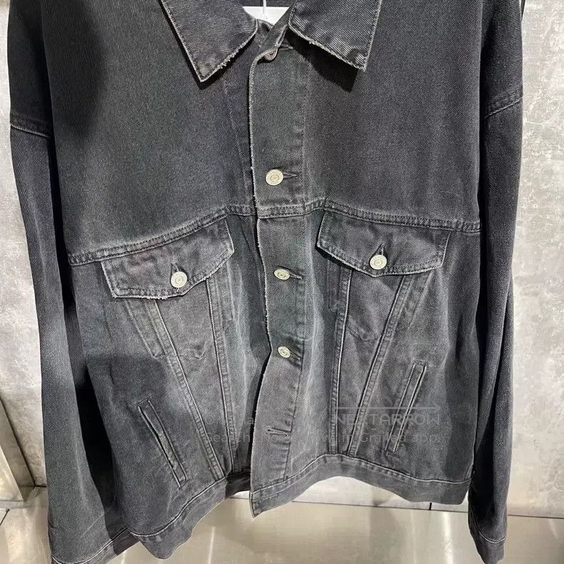 Balenciaga Balenciaga Graffiti double B denim jacket Size US S / EU 44-46 / 1 - 4 Thumbnail