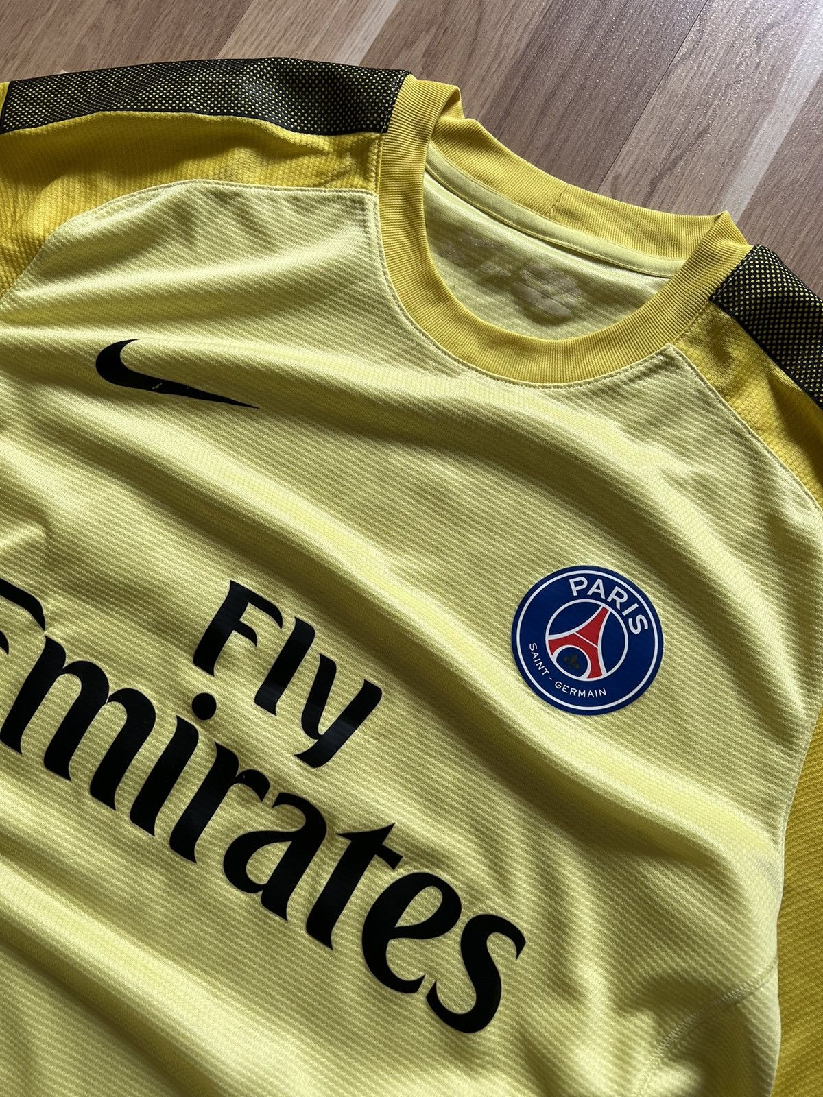 Nike Nike vintage football jersey goalkeeper yellow 2015 Size US XL / EU 56 / 4 - 5 Thumbnail