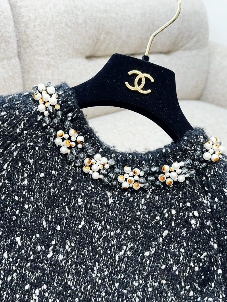Chanel Chanel 18B black beaded collar long-sleeved knitted sweate Size XS / US 0-2 / IT 36-38 - 4 Thumbnail