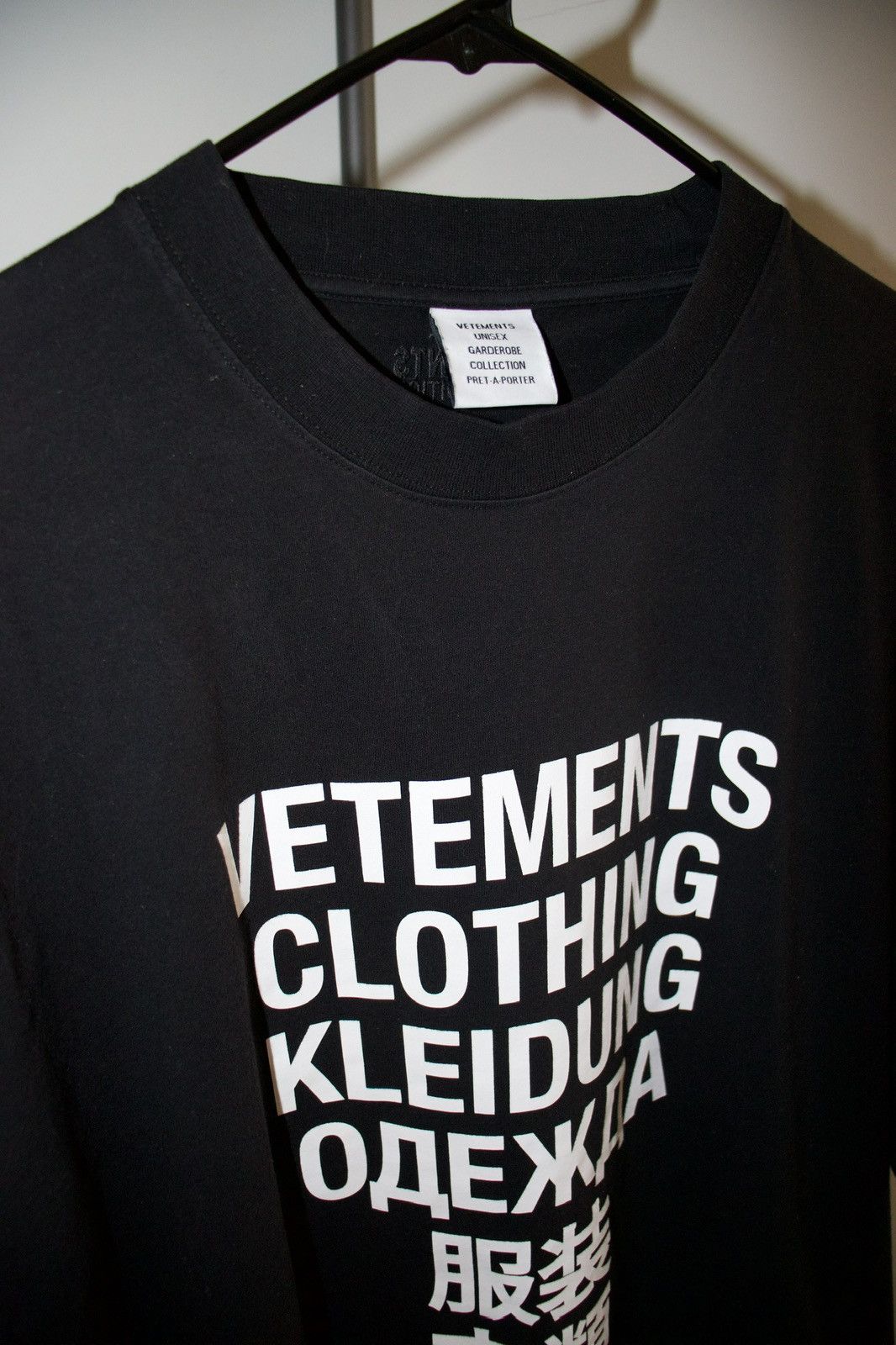 Vetements VETEMENTS “MULTILINGUAL” TSHIRT Size US M / EU 48-50 / 2 - 2 Thumbnail