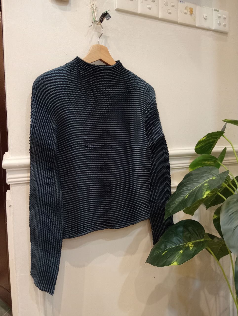 Japanese Brand JAPANESE BRAND PLEATED TURTLE NECK TOPS Size ONE SIZE - 1 Thumbnail