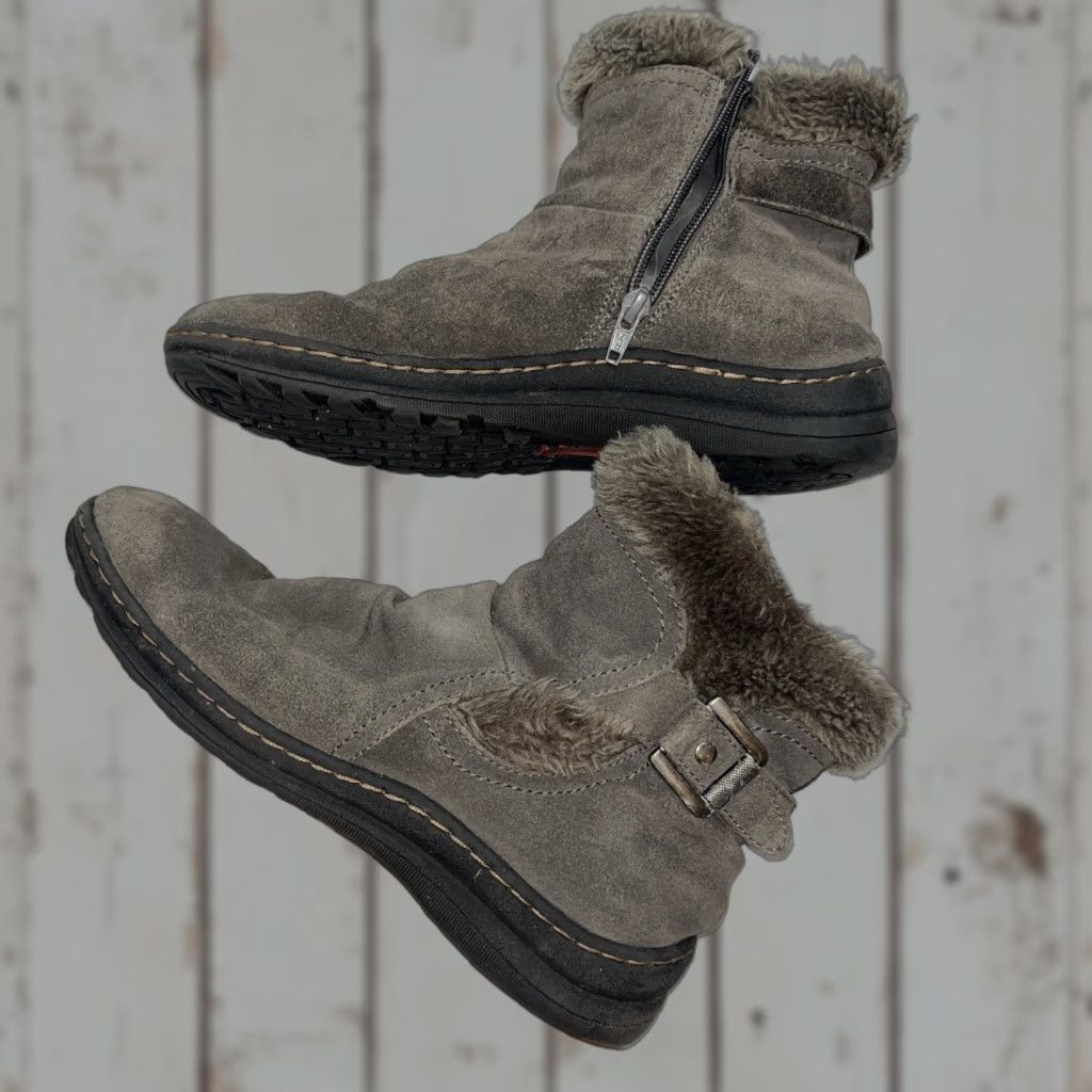Vintage Baretraps Andrea Gray Suede Ankle Boots Zip Up Size 8.5M Lined Fur Buckle Strap Heel Low Womens Winter Leather Outsole Boots Size US 9 / IT 39 - 1 Thumbnail