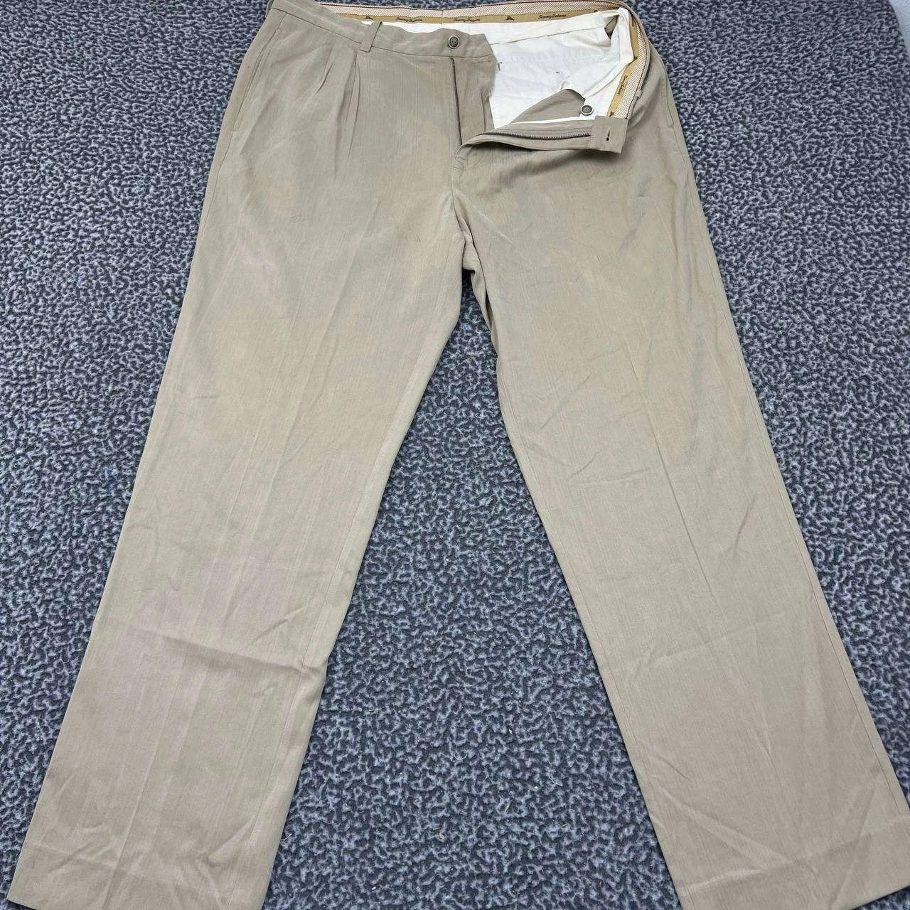 Tommy Bahama Tommy Bahama Pants 36x32 Chino Pleated Straight Fit Pocket Size US 36 / EU 52 - 1 Thumbnail