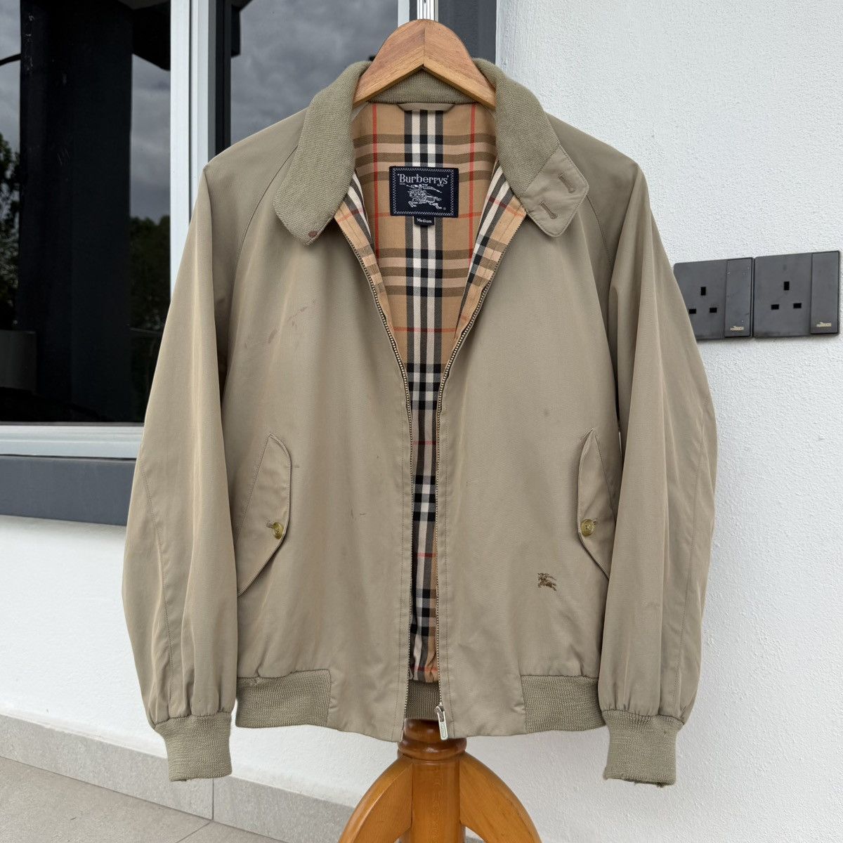Burberry Vintage Burberry’s Nova Check Bomber Jacket Classic Luxury Size US M / EU 48-50 / 2 - 1 Thumbnail