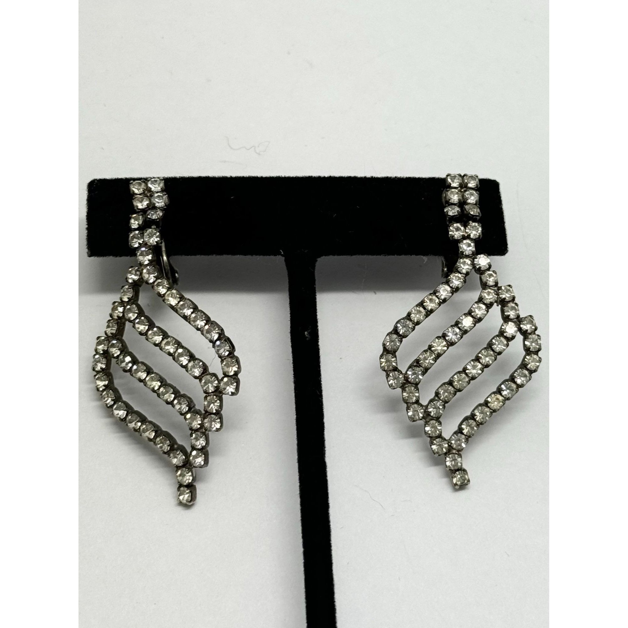 Vintage Vintage Les Bernard rhinestone dangle drop earrings Size ONE SIZE - 3 Thumbnail