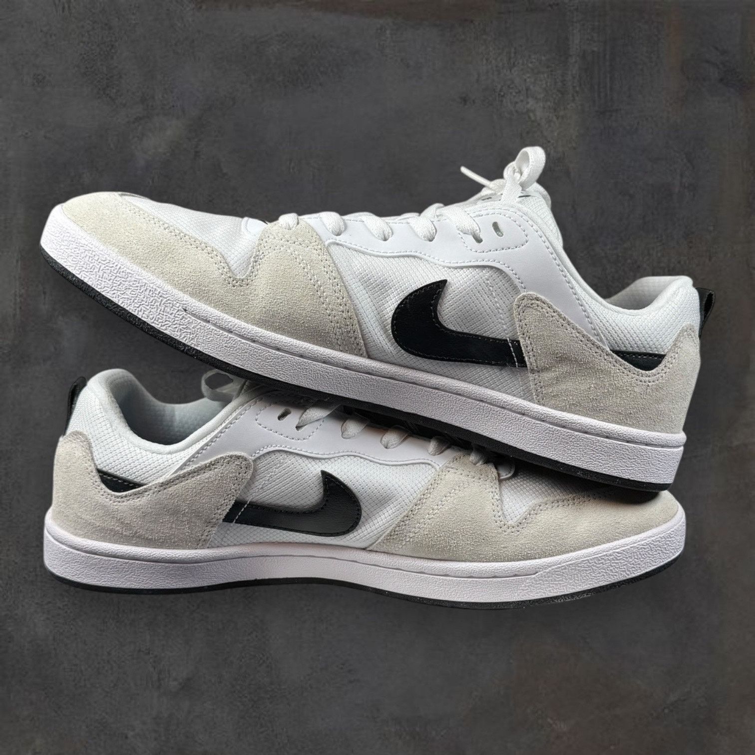 Nike Nike SB Alleyoop White/Black Size 12 CJ0882-100 NIB Size US 12 / EU 45 - 10 Thumbnail