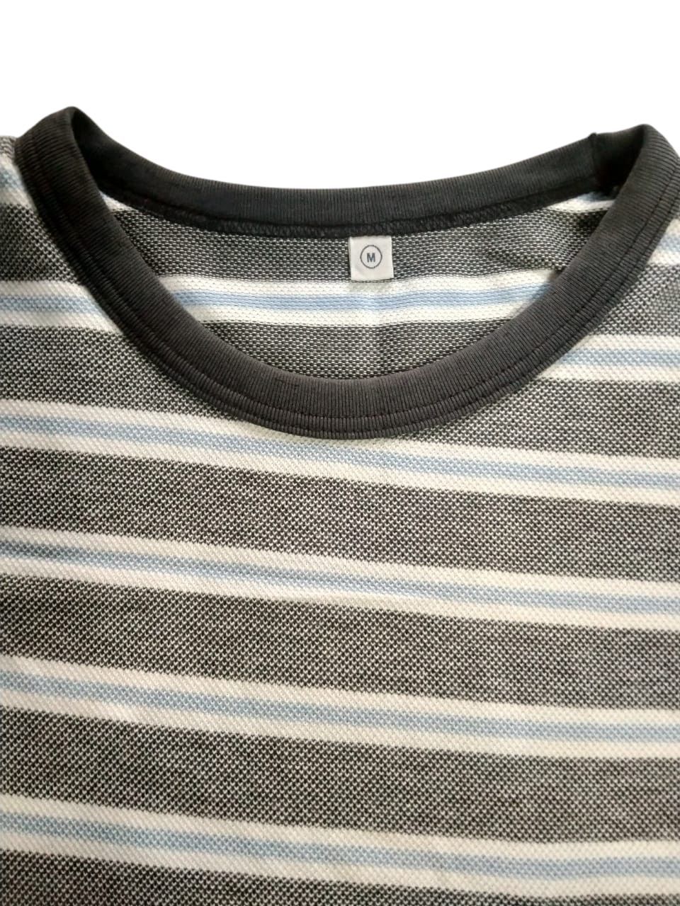 Uniqlo UNIQLO TSHIRT STRIPES Size US M / EU 48-50 / 2 - 2 Thumbnail