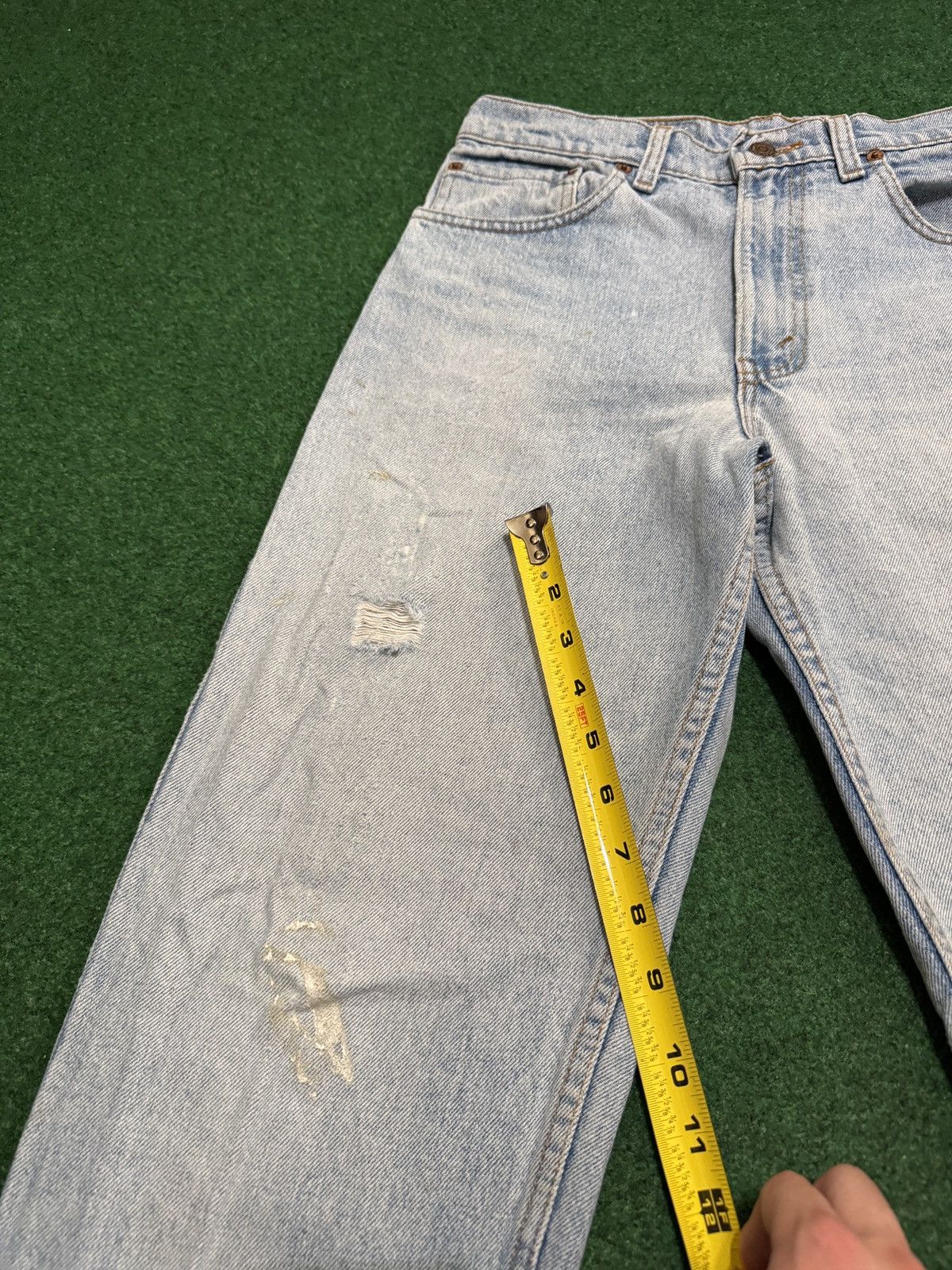 Levi's Vintage Clothing 90s Levi’s 550 Relaxed Distressed Light Wash 31x30 Jeans Size US 31 - 11 Thumbnail
