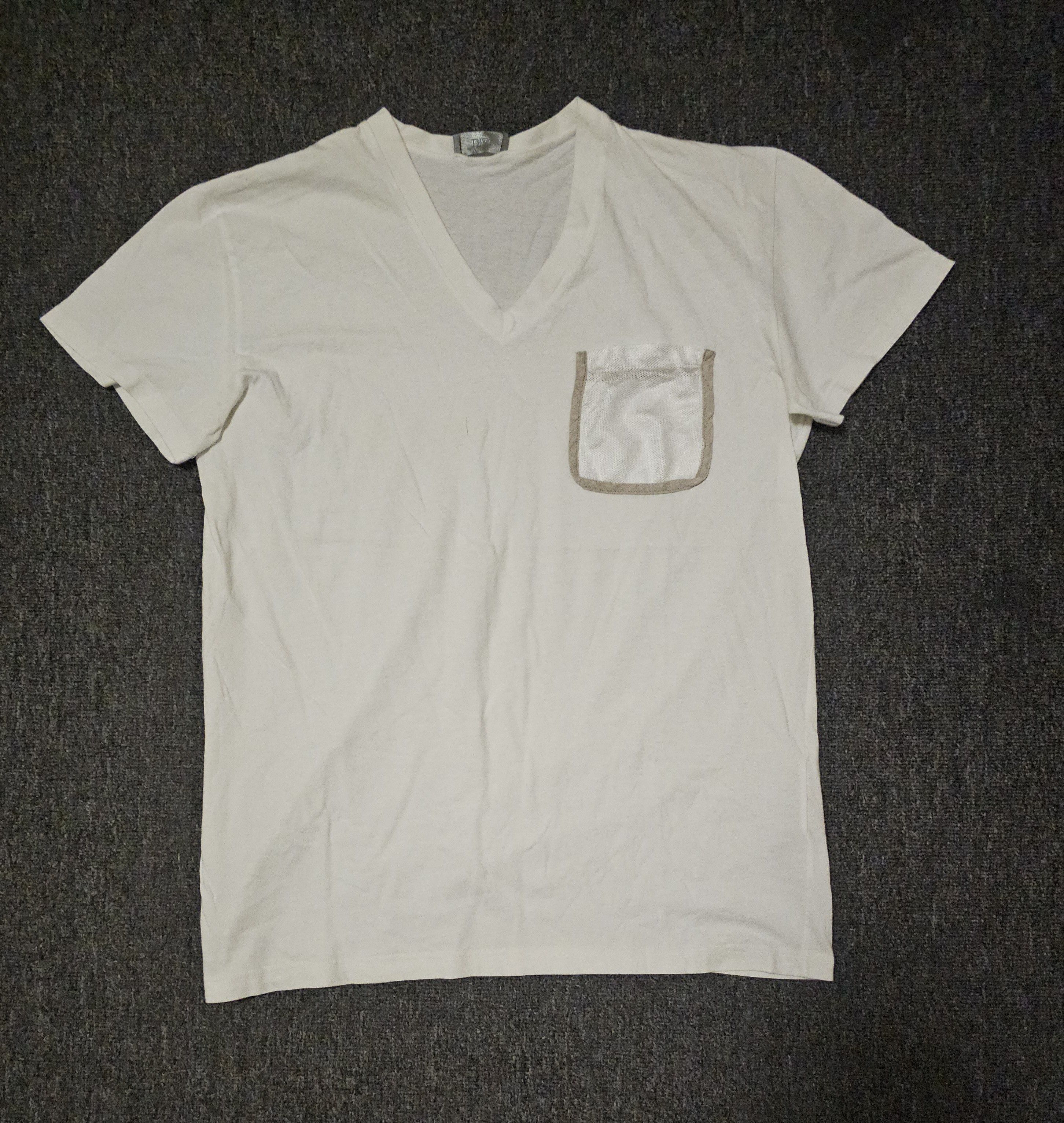 Dior Dior Men's v-neck T-shirt Size S Size US S / EU 44-46 / 1 - 1 Thumbnail