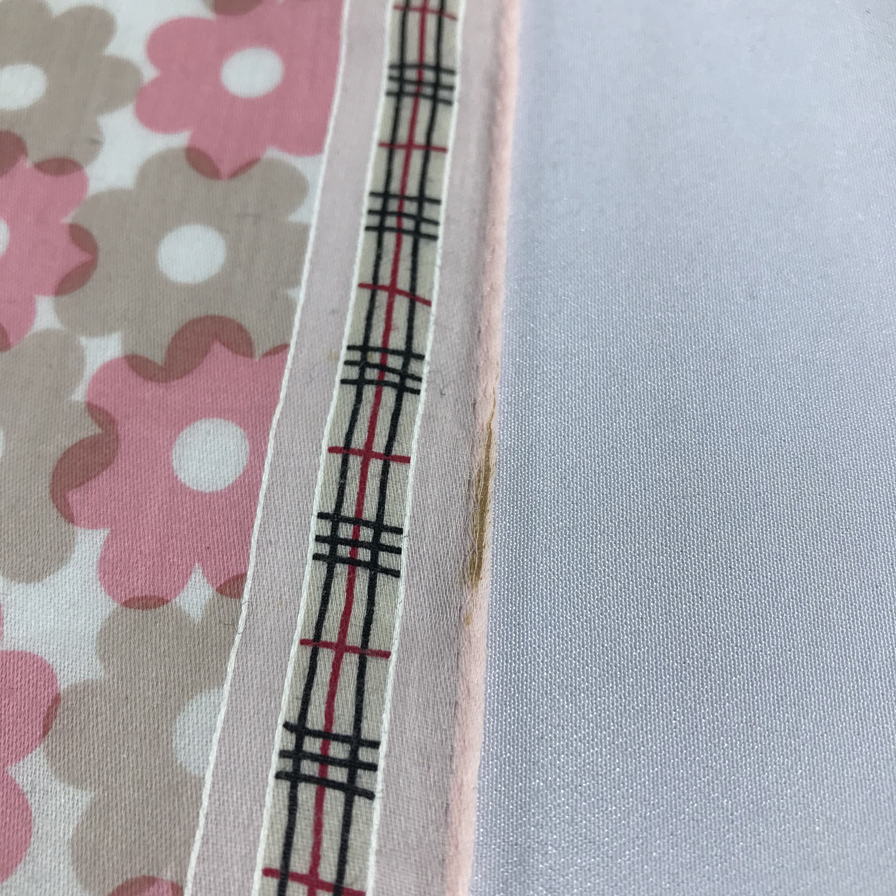 Burberry Burberry Flowers Handkerchief Neckerchief Bandana H854 Size ONE SIZE - 5 Thumbnail