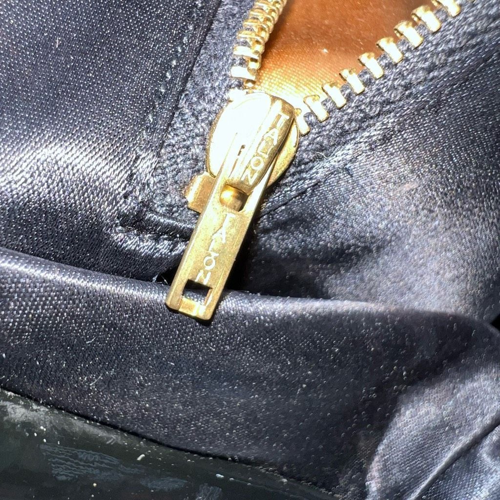 Other Koret Vintage Patent Leather Three Compartment Gold Tome Rosebud Snap Close Handbag Size ONE SIZE - 10 Thumbnail