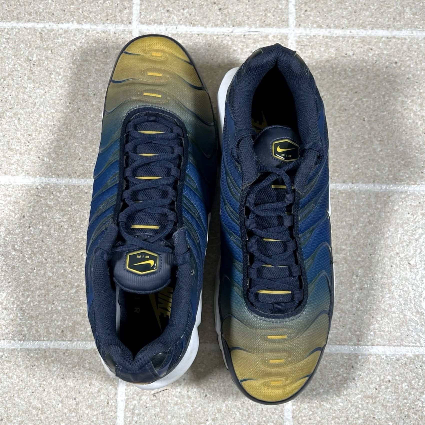 Nike Nike Air Max Plus Gradient Pack 852630-407 Men Sneaker 11 Blue Navy Lemon 2018 Size US 11 / EU 44 - 6 Thumbnail