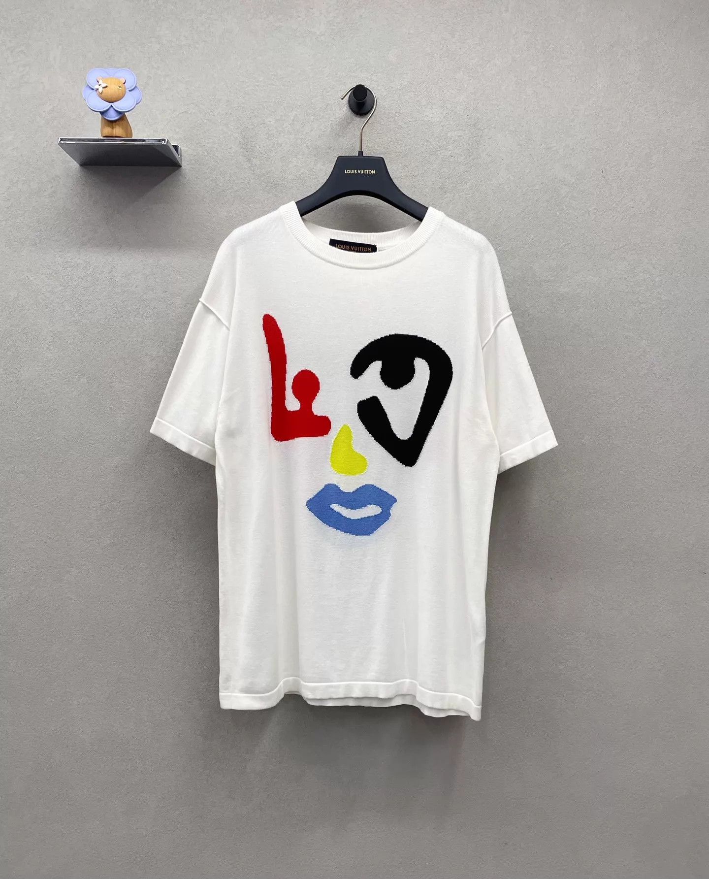 Louis Vuitton LV colorblocked geometric face white short tee M Size US M / EU 48-50 / 2 - 1 Thumbnail