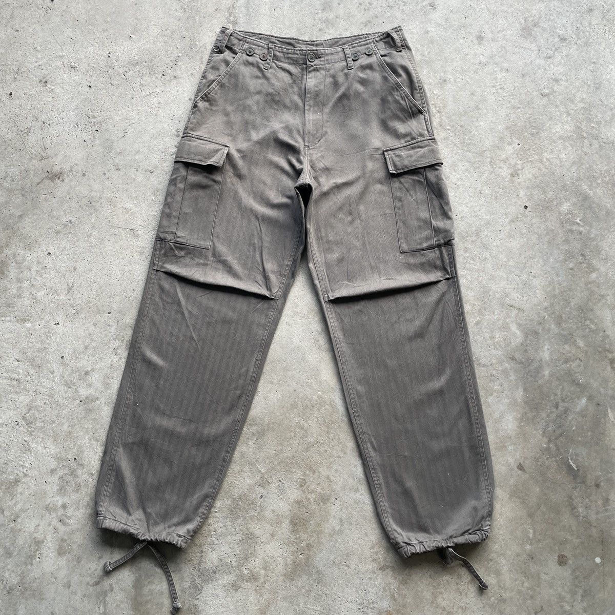 Japanese Brand × Vintage Vintage Japanese Faded Parachute Cargo Pants Tactical W33 Size US 33 - 1 Thumbnail
