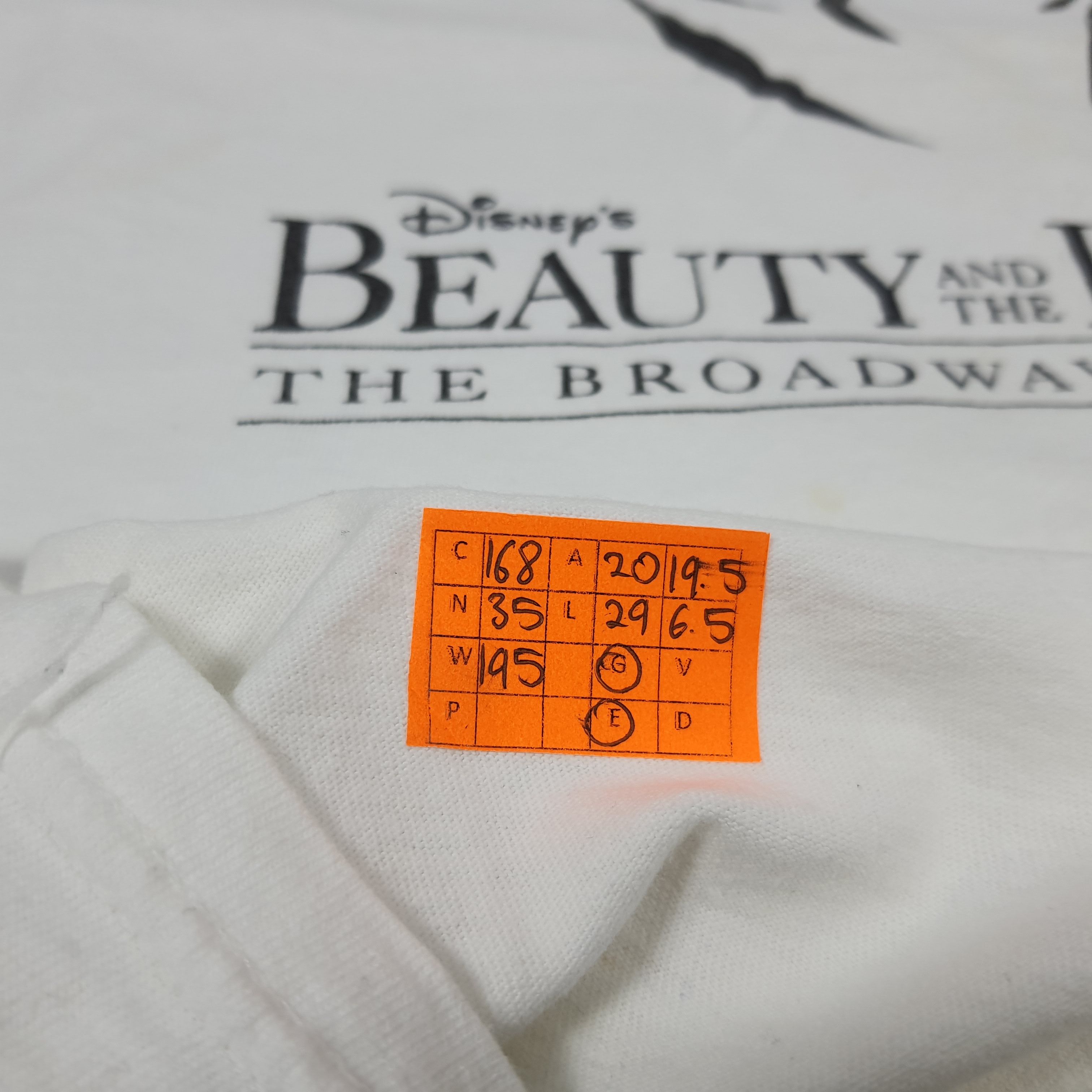 Disney × Vintage Vintage Disney's Beauty and the Beast Musical T-shirt Size US M / EU 48-50 / 2 - 7 Thumbnail
