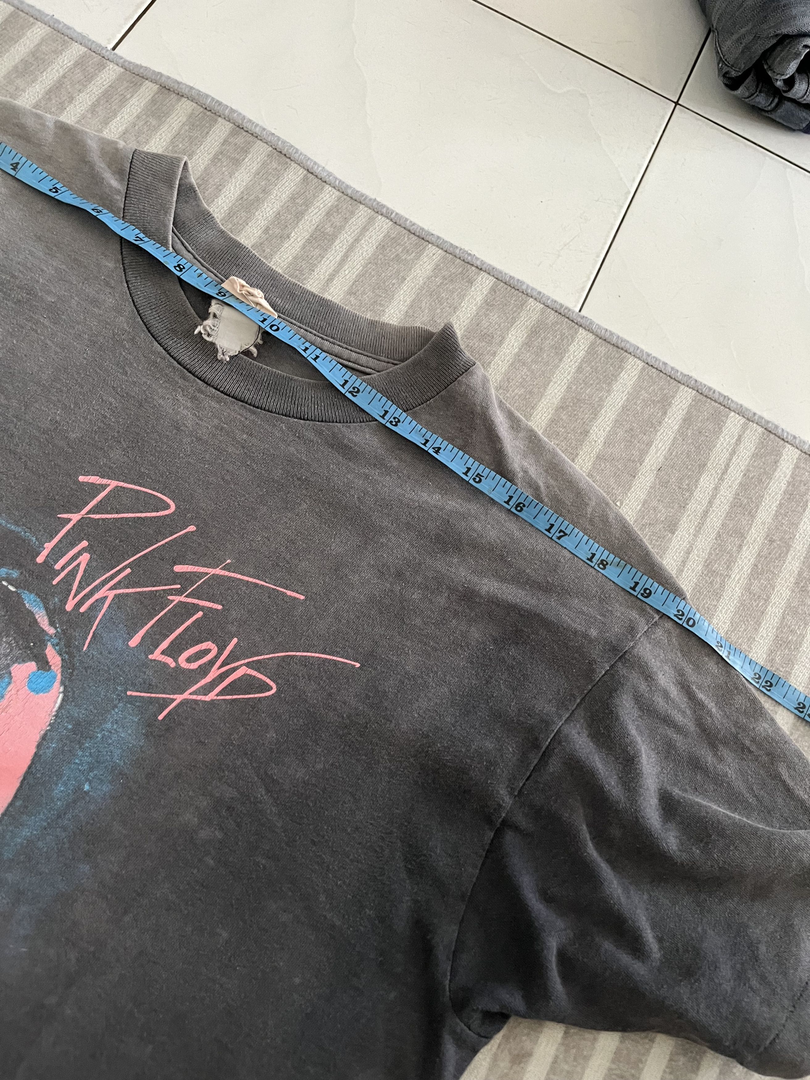 Pink Floyd 1982 Pink Floyd Winterland The Wall Shirts Size US L / EU 52-54 / 3 - 5 Thumbnail