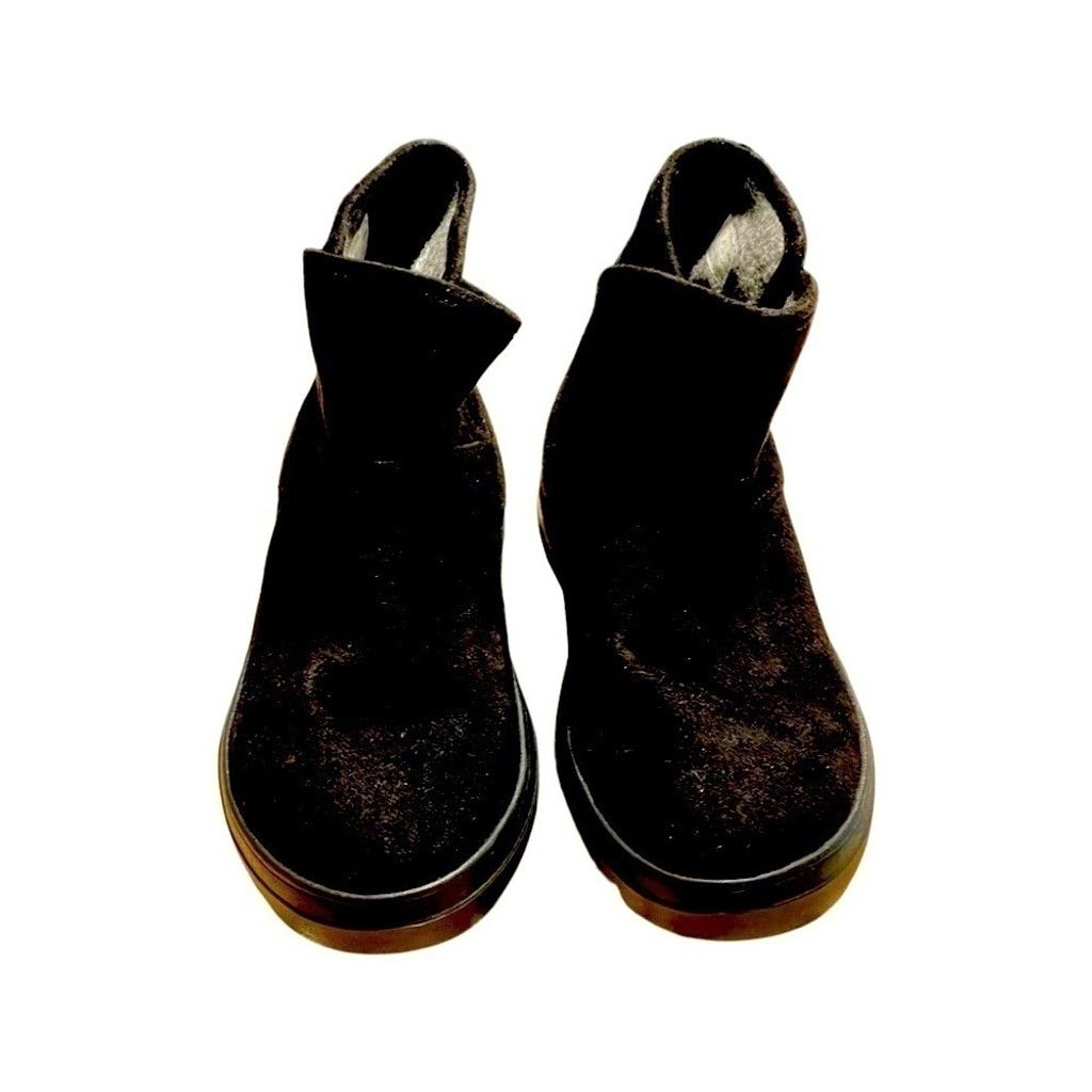 Crocs WOMEN’S CROC Synthetic Suede Lodgepoint Booties Size 5. Size US 5 / IT 35 - 4 Thumbnail