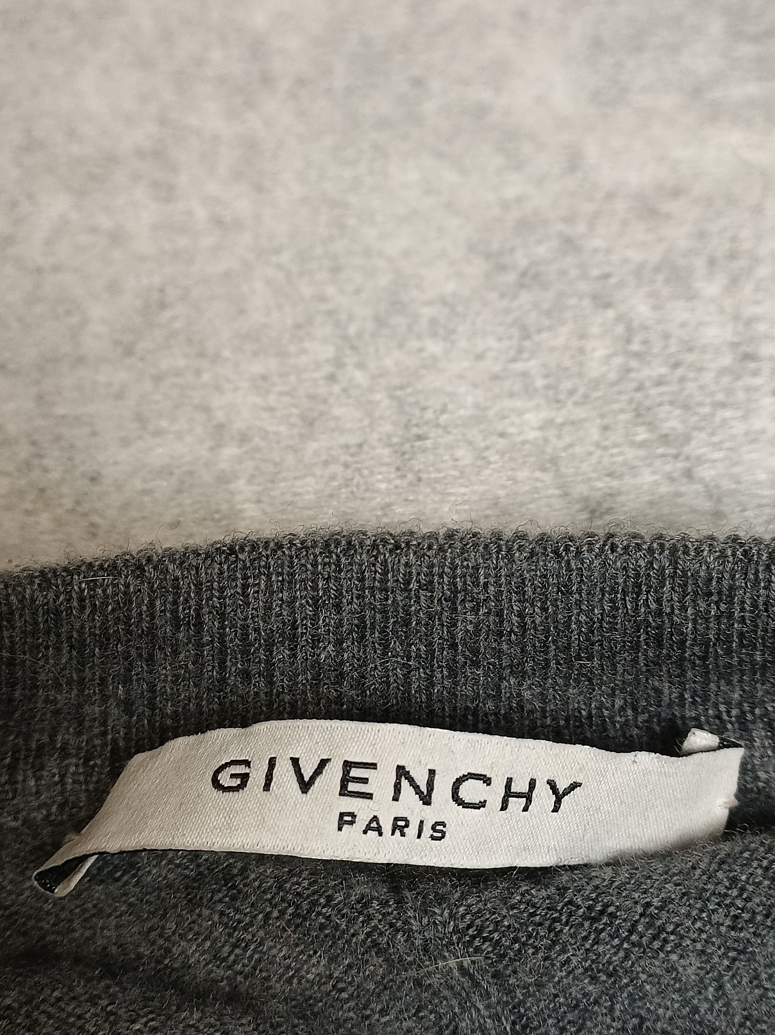 Givenchy Givenchy Grey Wool Star Embroidered Long Sleeve Sweater L Size US L / EU 52-54 / 3 - 9 Thumbnail