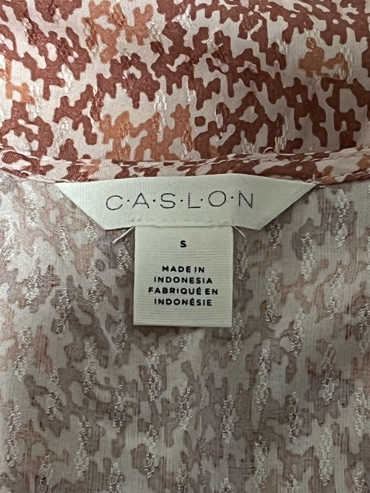 Other NWT Caslon size small pink smoke gel camo shirt Size S / US 4 / IT 40 - 2 Thumbnail